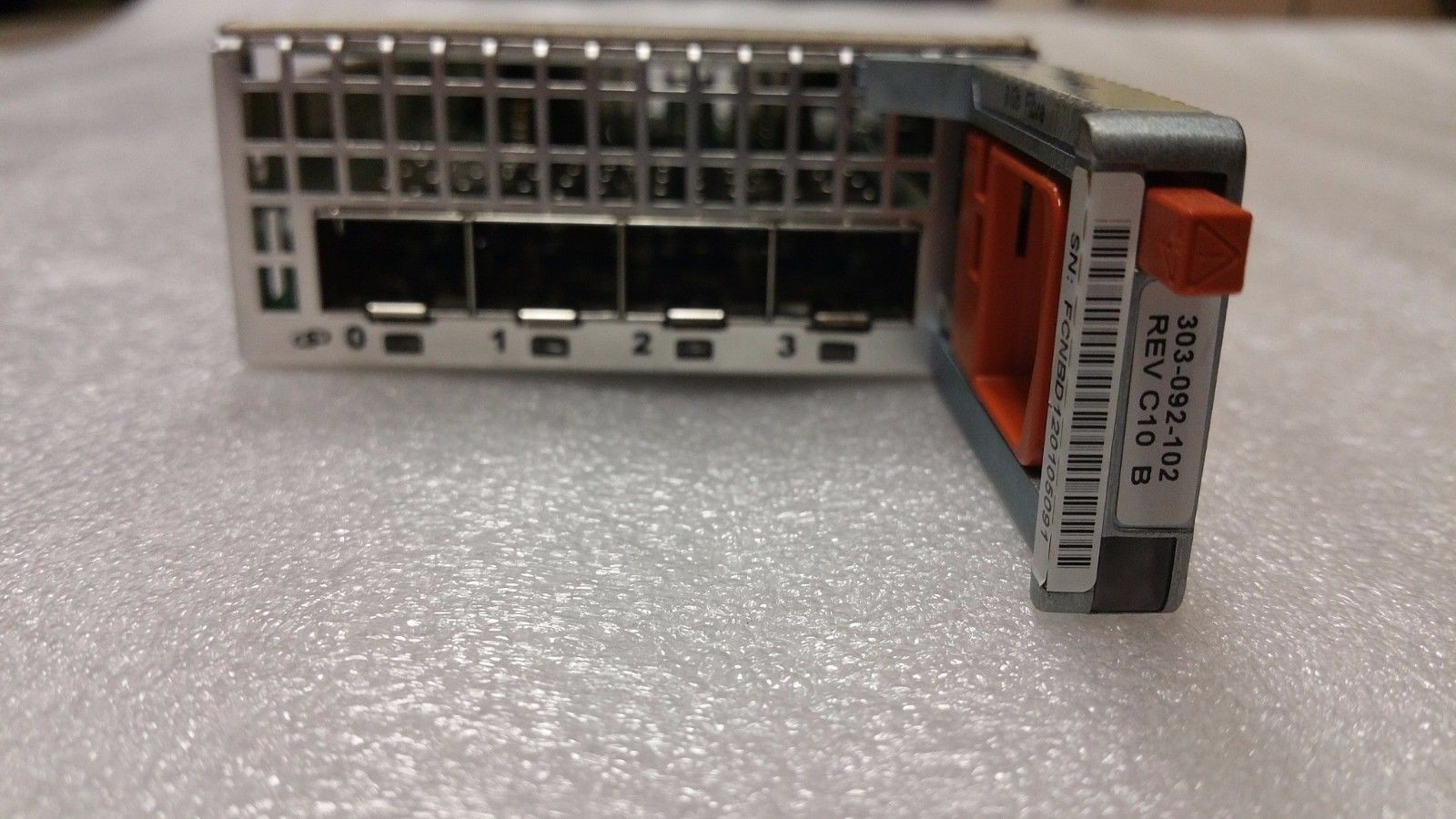 EMC 303-092-102B Ultraflex Module 8GB Fibre Channel Module FROM EMC TRPE CY0F4