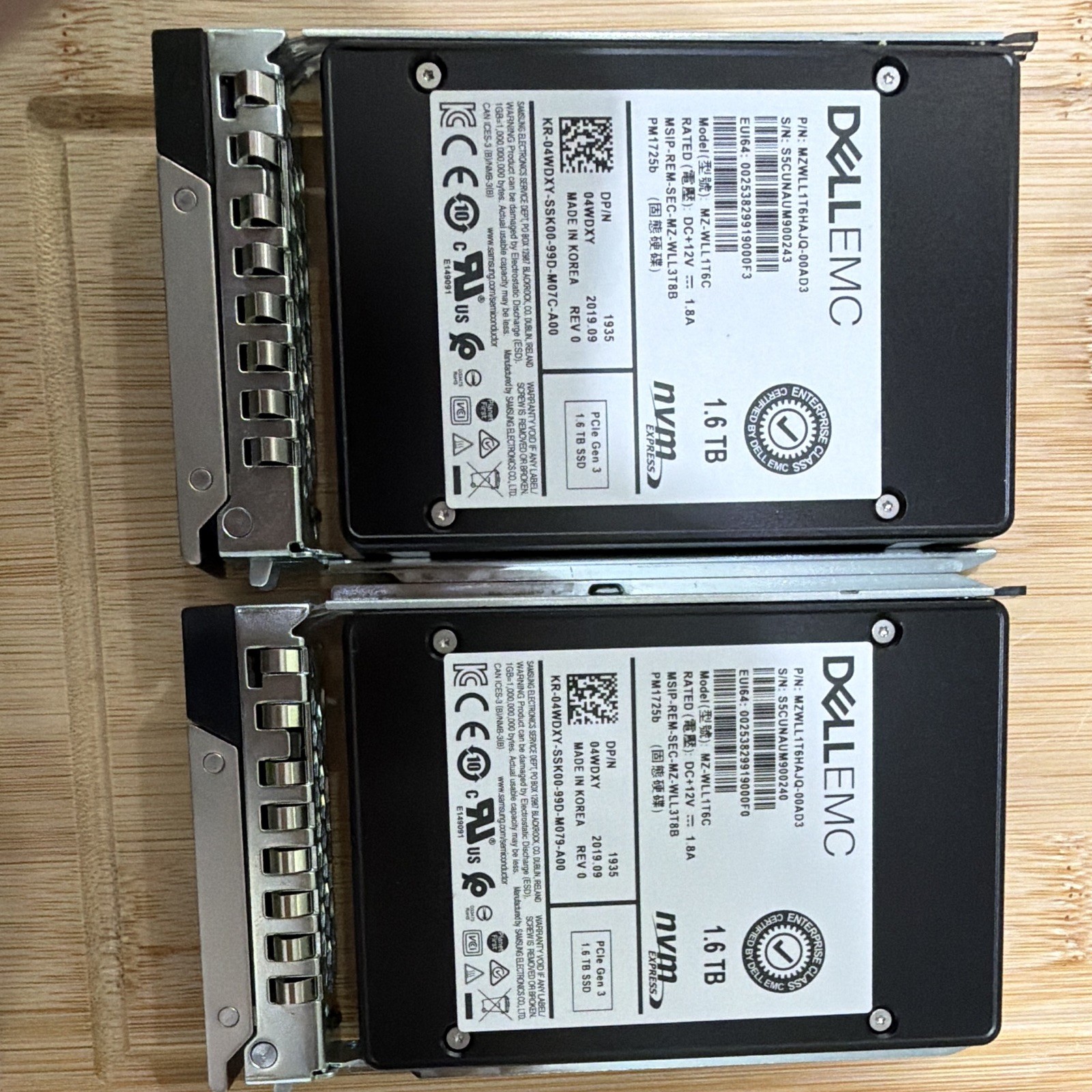 2x Dell EMC Samsung PM1725b 1.6TB NVMe PCIe Gen3 SSD 04WDXY MZ-WLL1T6C