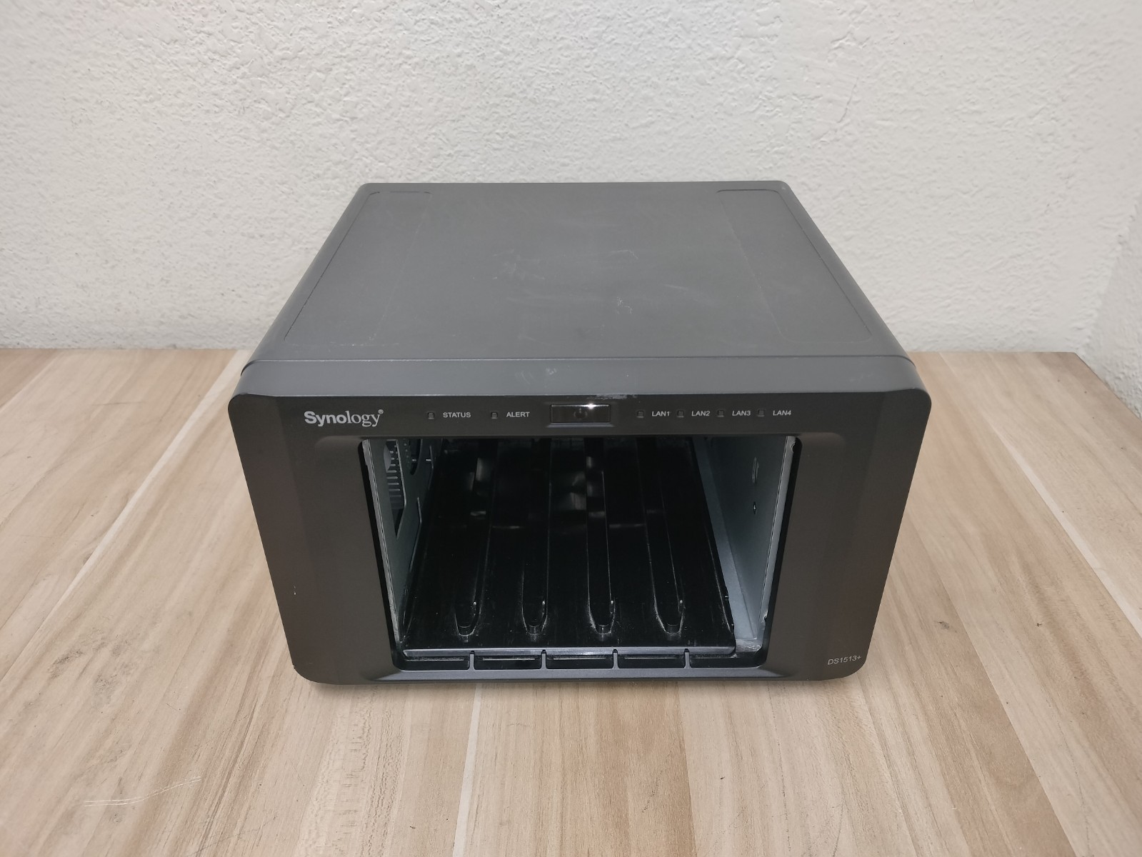 Synology DS1513+ Diskstation 5-Bay NAS Drive Network Attached Storage