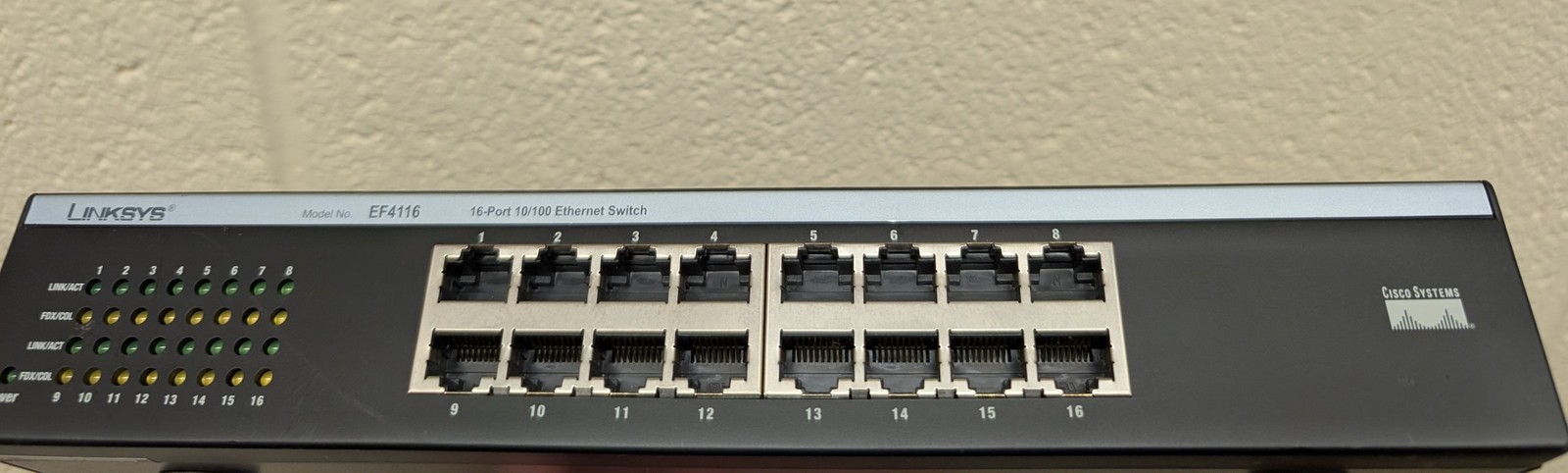 Linksys EF4116 EtherFast 16-Port 10/100 Ethernet Switch Unmanaged + User Guide