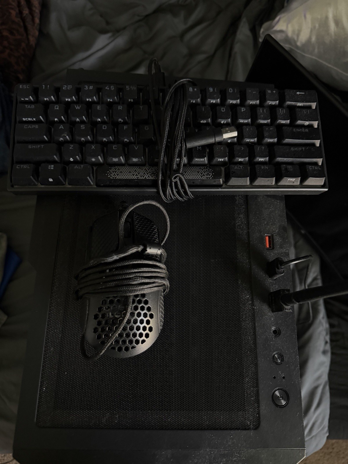 Sky tech Gaming Pc. Plus keyboard mouse and monitor. NVIDIA GEFORCE 4060.