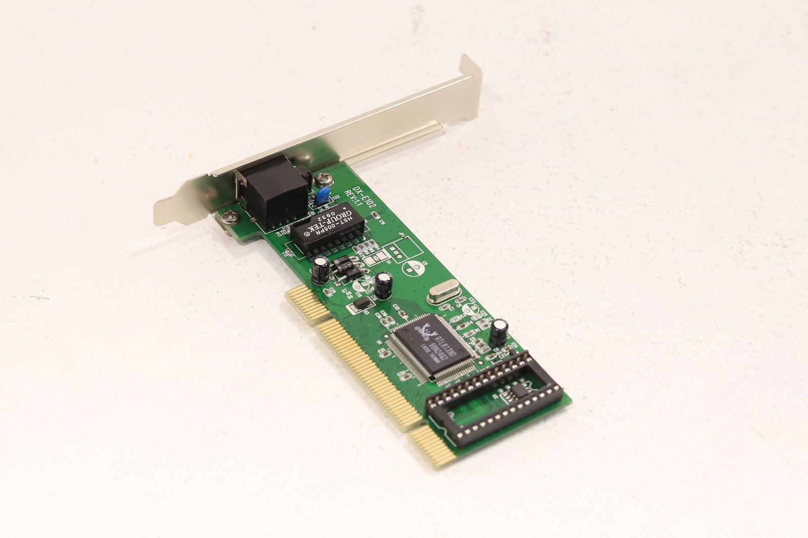 Dynex DX-E102 Single-Port 10/100Mb/s PCIe Network Adapter Tested Working