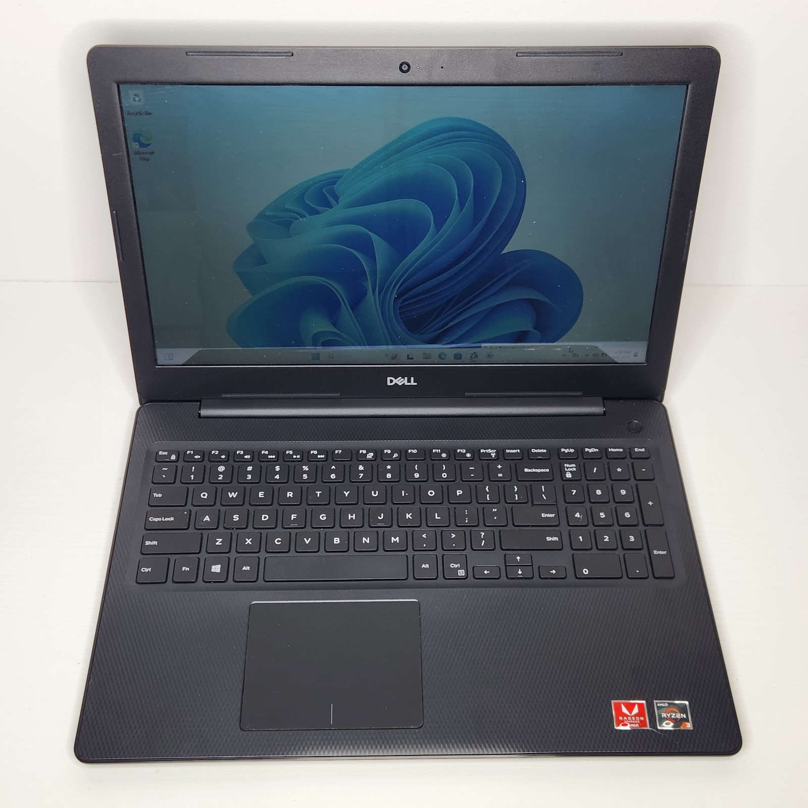Dell Inspiron 3585 15.6" Touchscreen Ryzen 3 2200U 8GB 256GB SSD Win 11