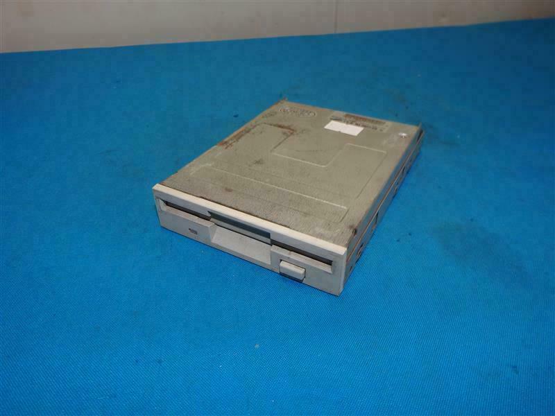 Samsung SFD-321B/LPC SFD321BLPC DC5V 0.7A Floppy Disk Drive