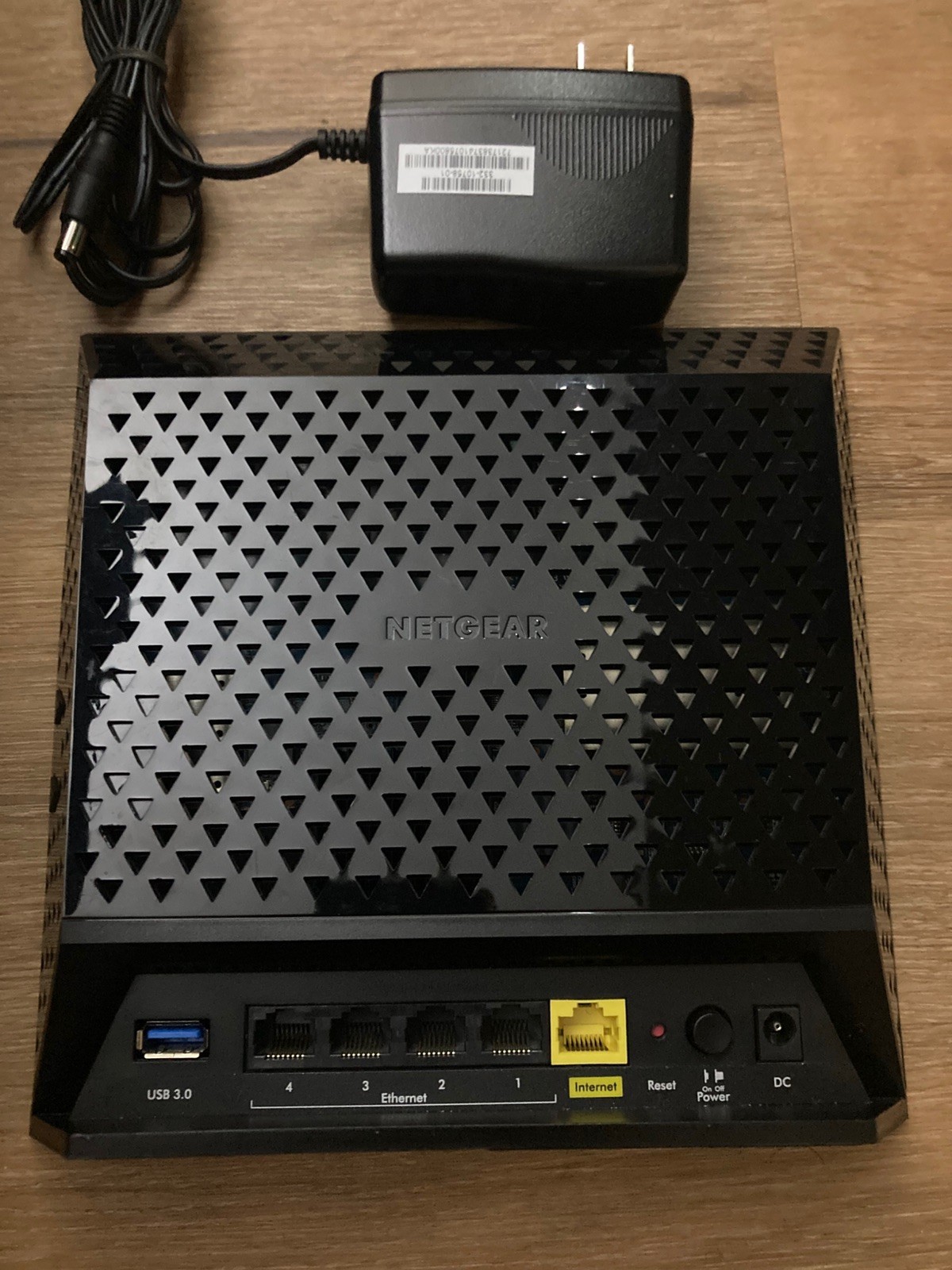 Netgear R6250 Smart WiFi Router with Power Adapter