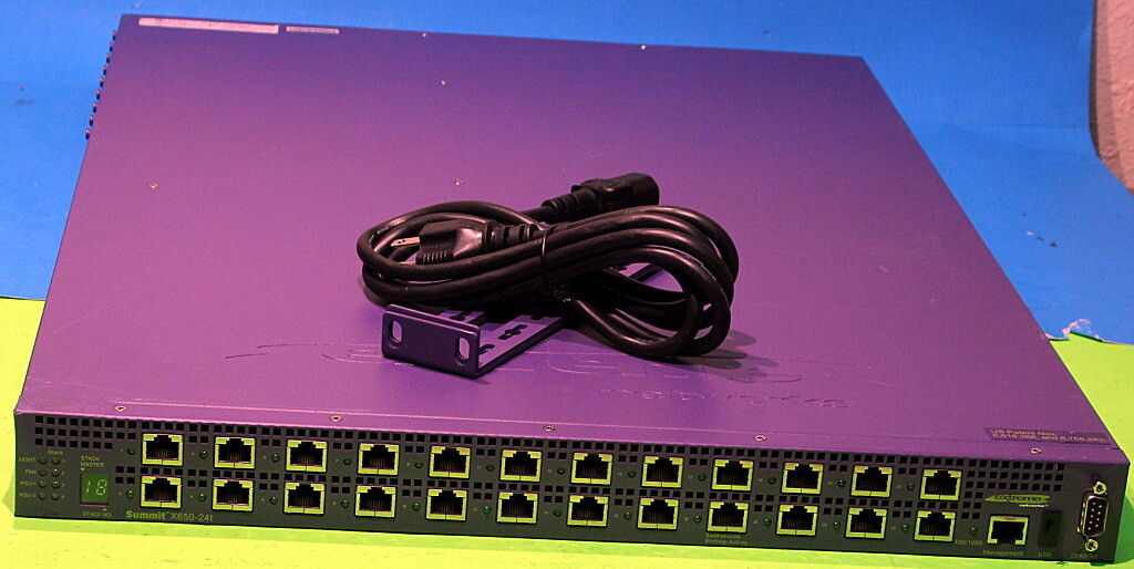 X650-24T Extreme Networks Summit 17001 w/ 17012 17012B VIM1-10G8X Adv Edge Lic
