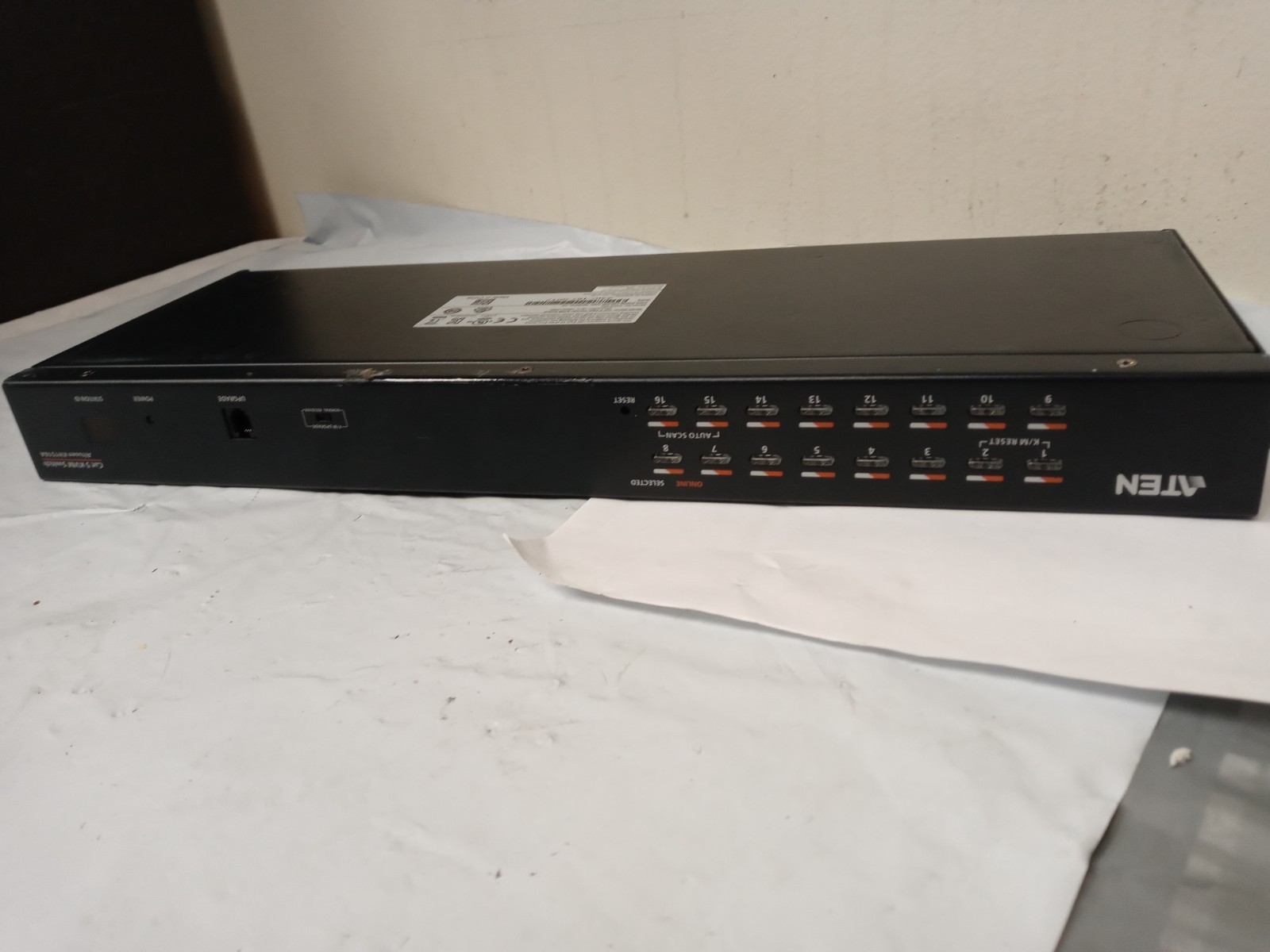 ALTUSEN KH1516A 16-PORT CAT 5 KVM SWITCH ONLY