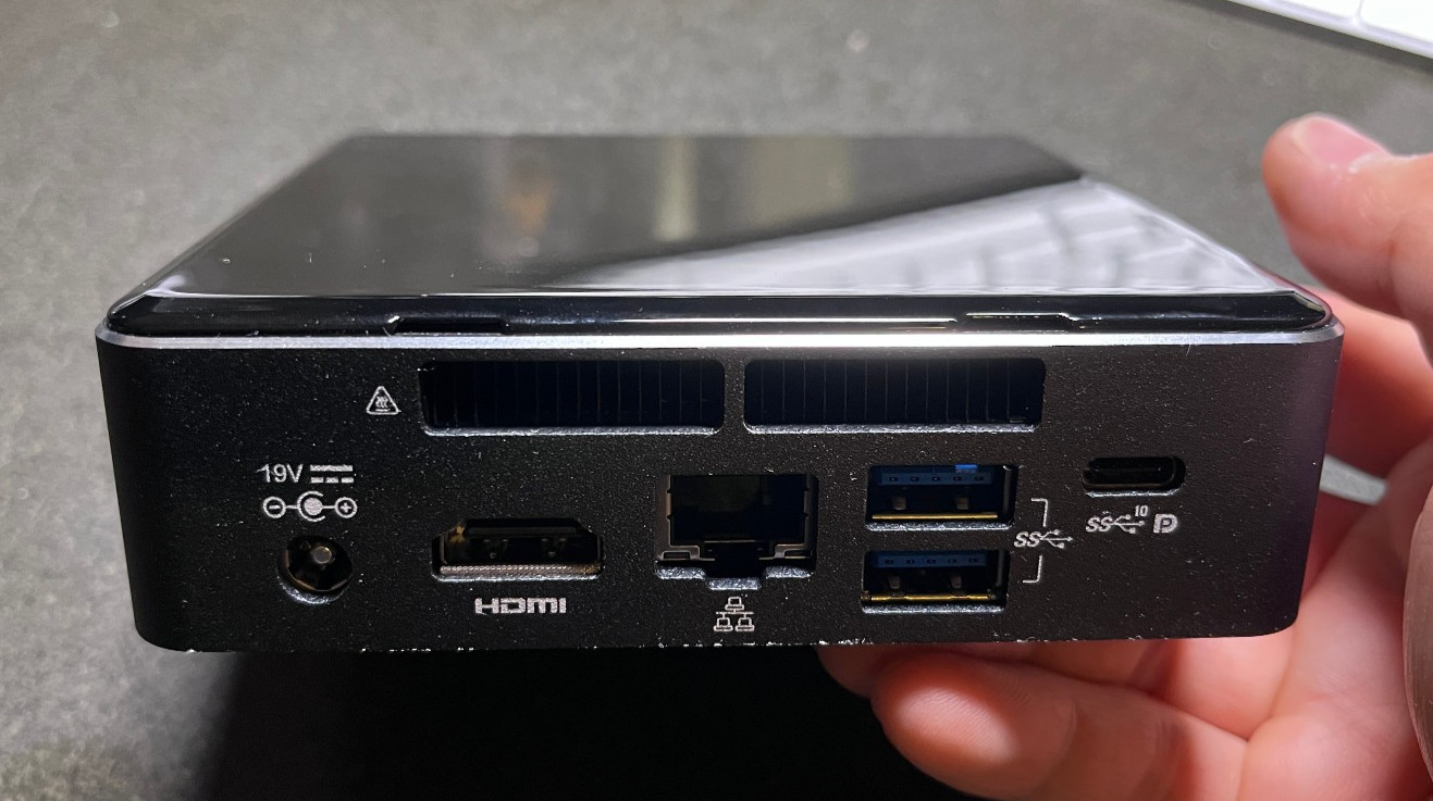 Intel NUC BOXNUC7i3BNK i3-7100U 2.4Ghz 4GB Mini PC - NO SSD - NO power brick