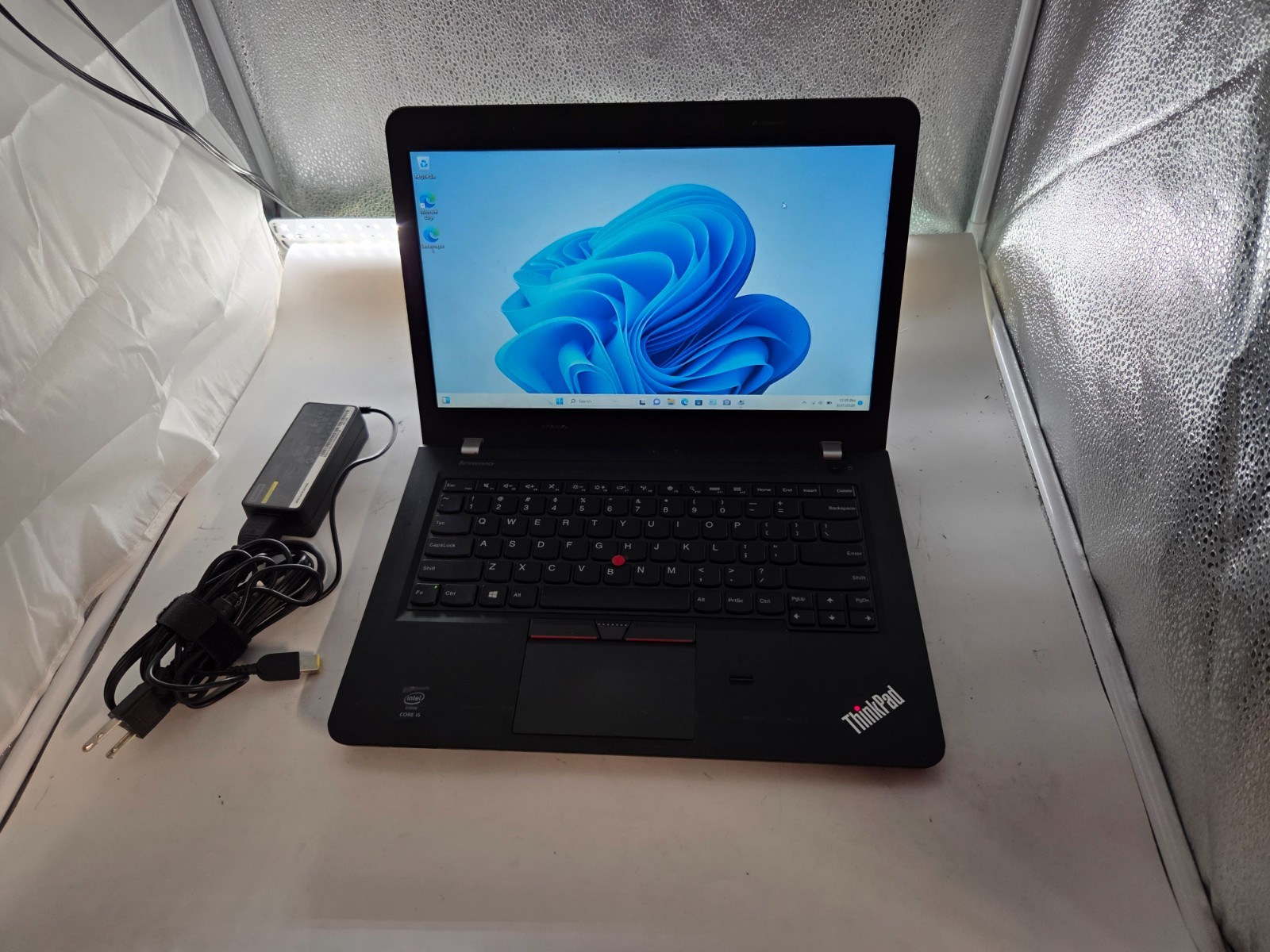 9272 ThinkPad E450 w/charger.i5-5200.8GB.500GB HDD.14" .W11 Pro