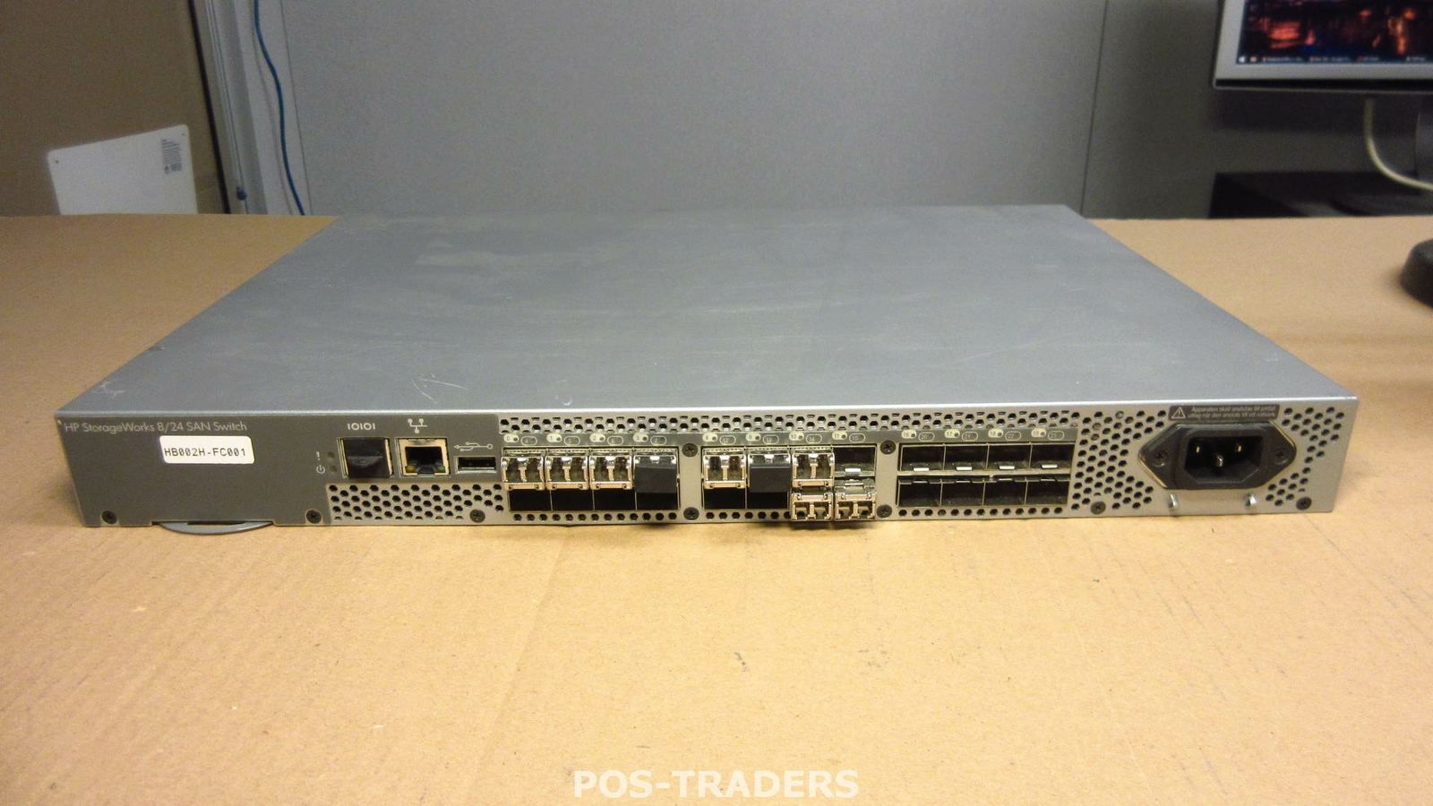 HP 8/24 8Gb Fibre Channel FC SAN Switch AM868A HP-340-0000 INCL 9x 8GB SFPS