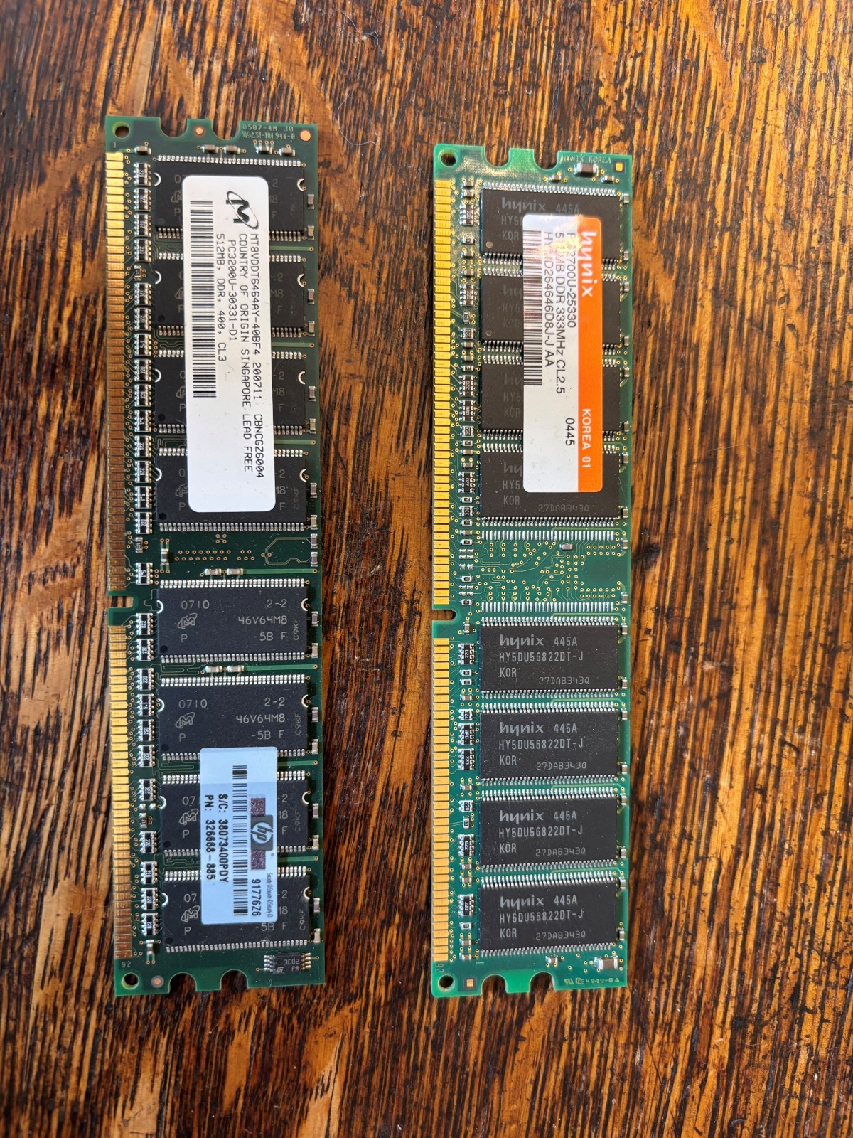 (2) Hynix 512MB DDR PC3200U-30330 HYMD264646DP8J-J & Micron MT8VDDT6464AY-40BF4