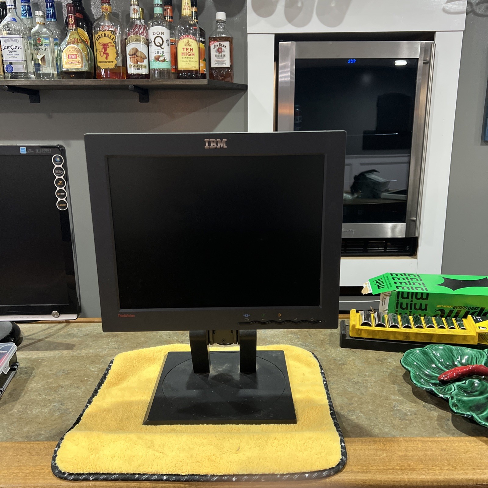 IBM ThinkVision 15” Monitor Model 6636-HB1