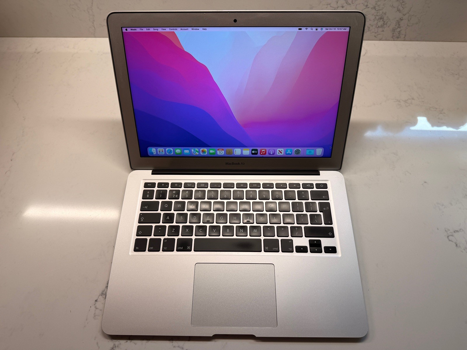 Apple MacBook Air 13 in 2017 Silver/Intel Core i5 1.8 GHz, 128 GB 8 GB Intel HD
