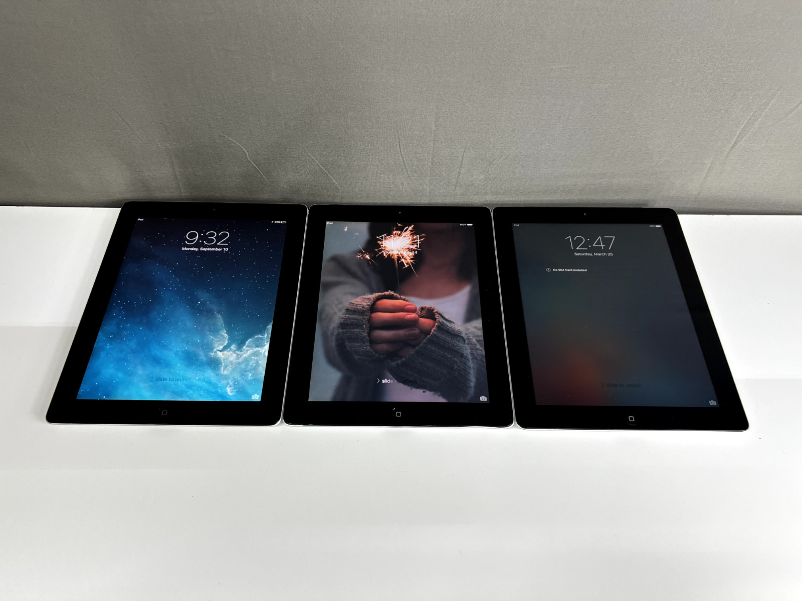 Lot of 3 iPad Tablets 2x A1395 1x A1403 For Parts and Repair bundle