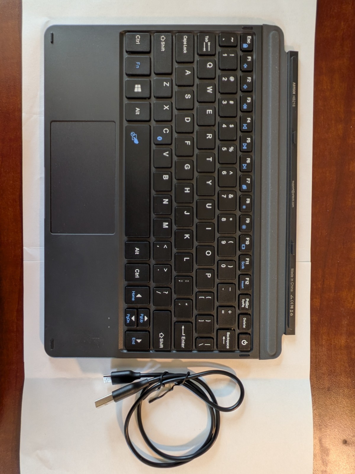 NEW Arteck HB216 Bluetooth Keyboard with Touchpad - Black - Never Used