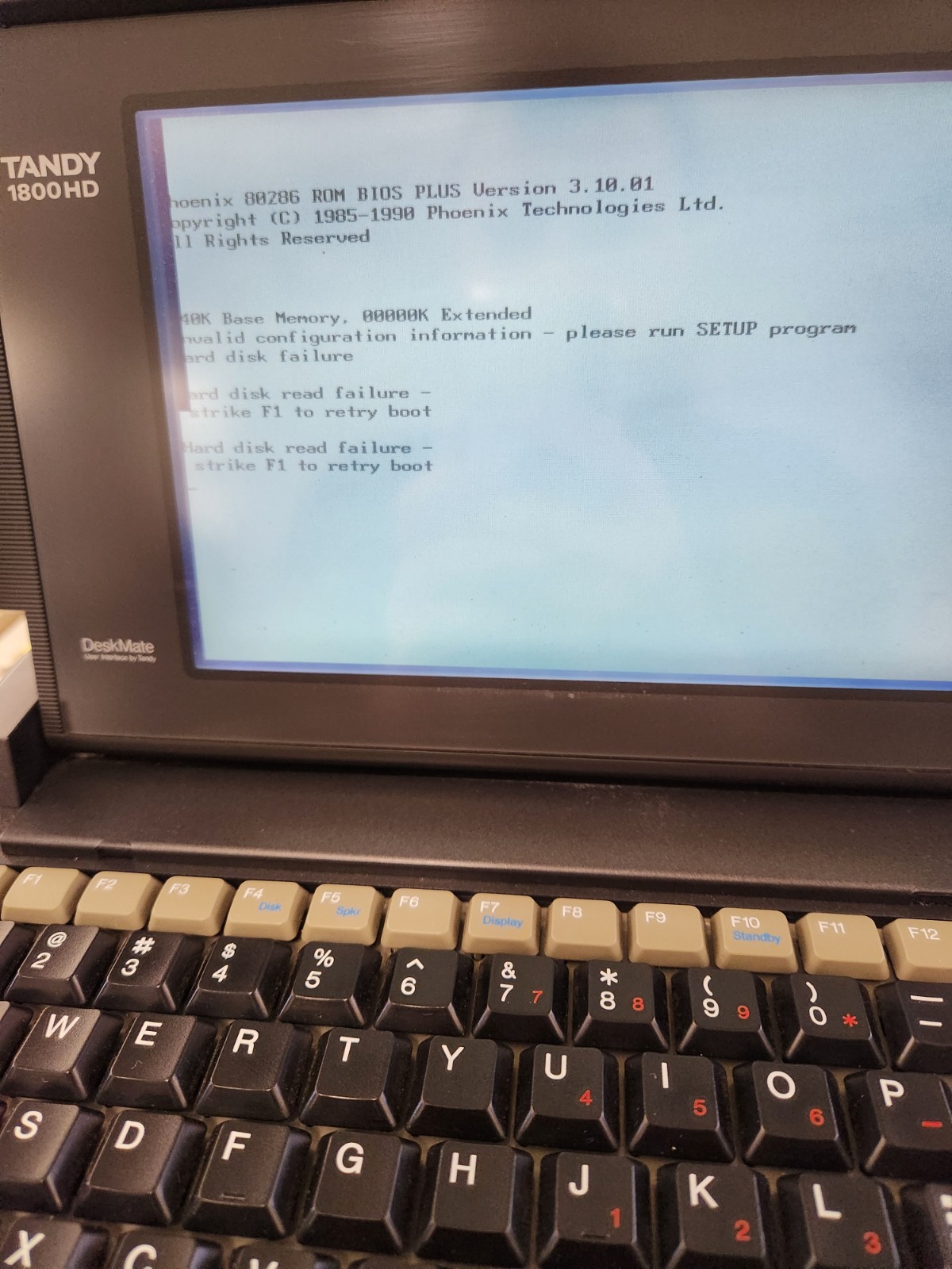 RARE Vintage TANDY 1800 HD Laptop Computer - With Power Supply. 