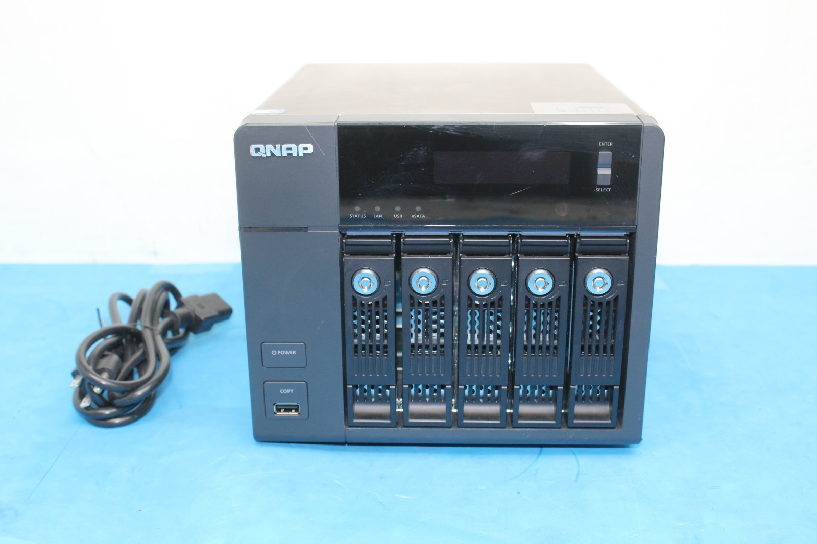 QNAP TS-569 PRO Atom 2.13GHz 1GB DDR 5x Bay 3.5'' Nas Server w/ 1 x4TB HDD T9-A2