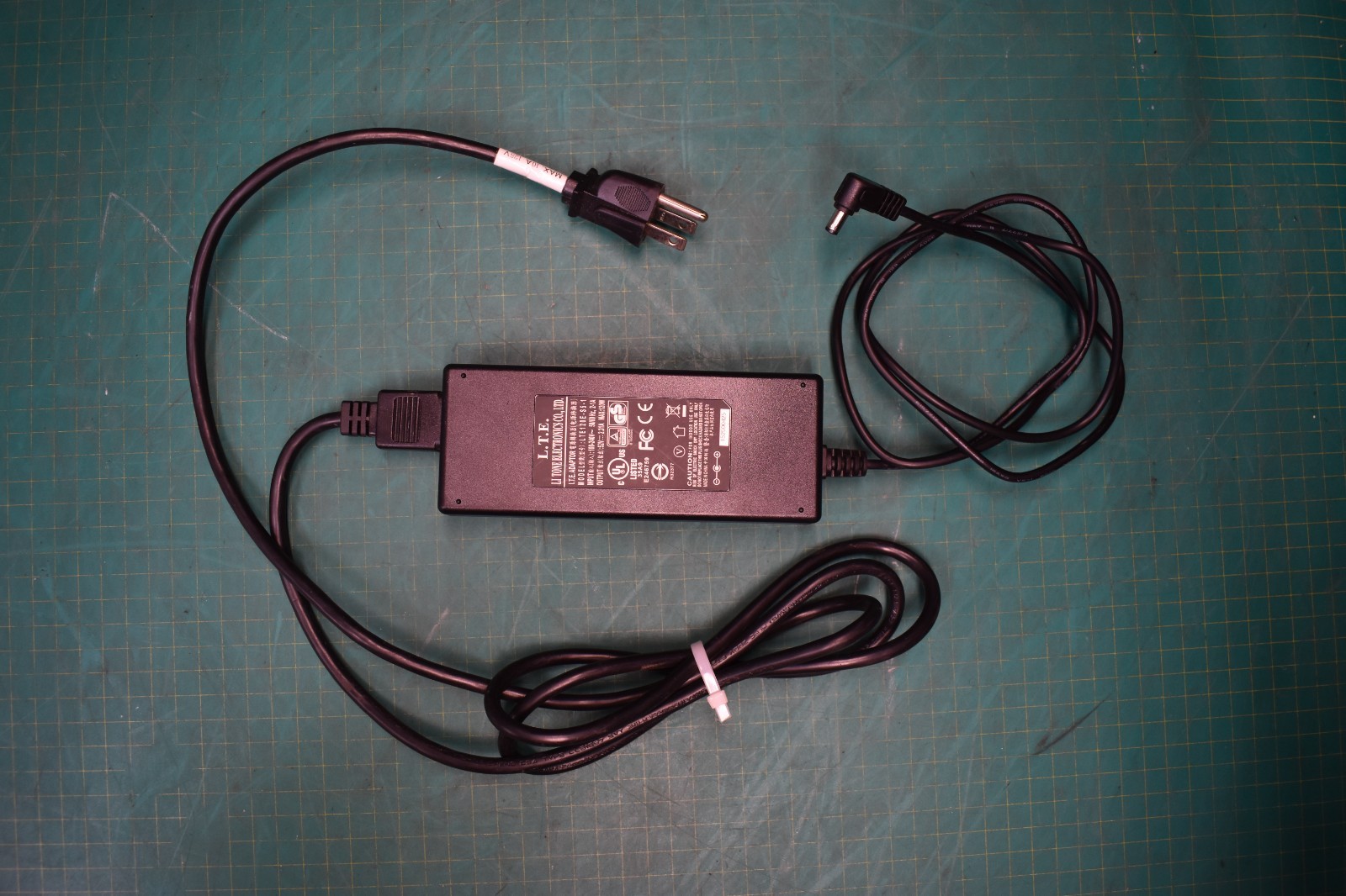 Genuine L.T.E 120W AC Adapter LTE120E-S5-1 52V Power Supply 52V 2.31A