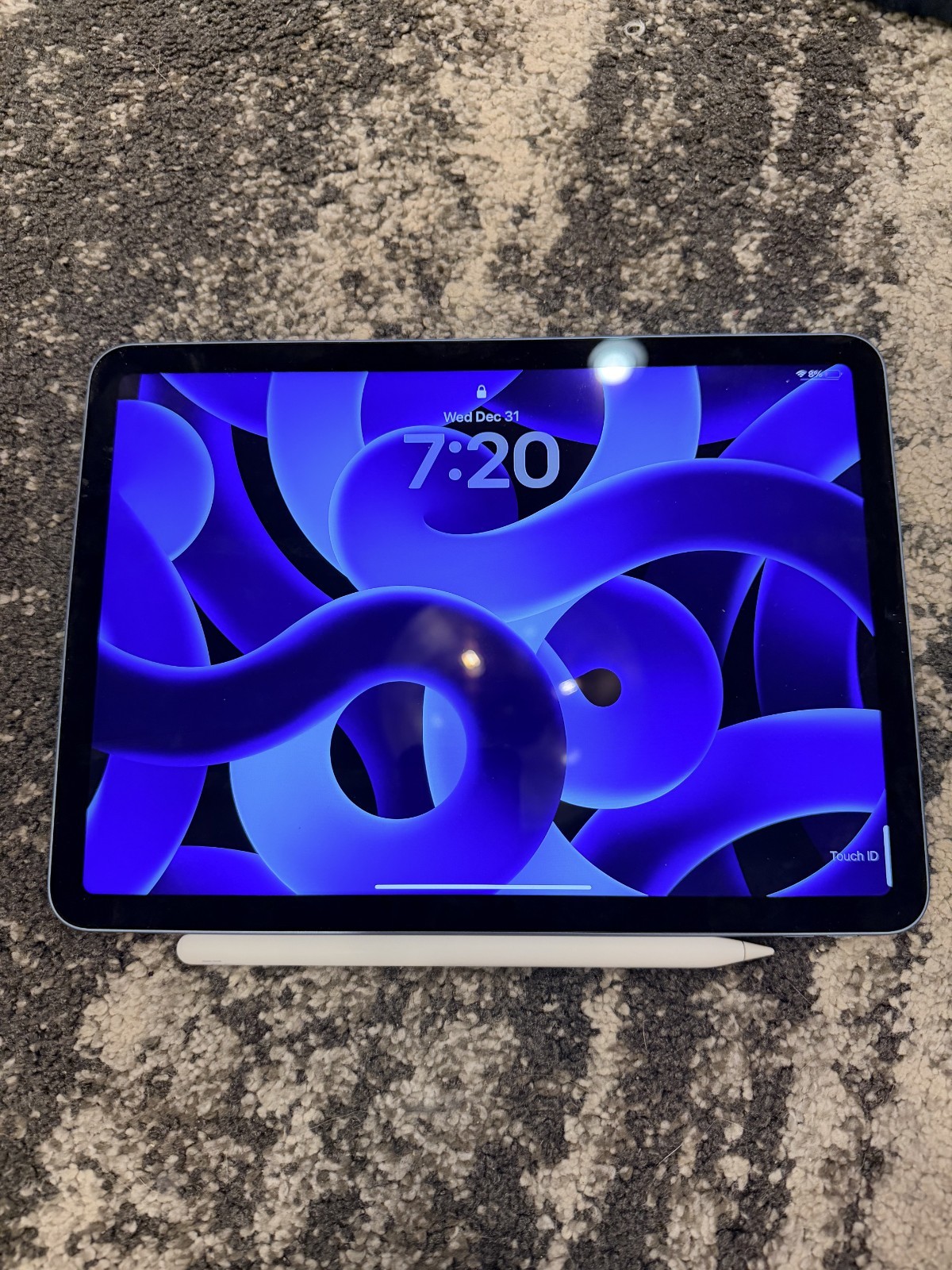 Apple iPad Air 5th Gen M1 256GB - Sky Blue + Apple Pencil Excellent Condition.