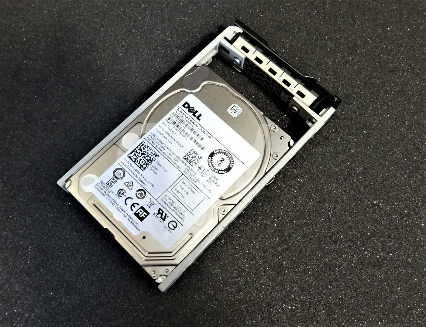 DELL XY986 0XY986 2TB 7200RPM 12Gb/s 128MB 2.5" SAS Hard Drive ST2000NX0273