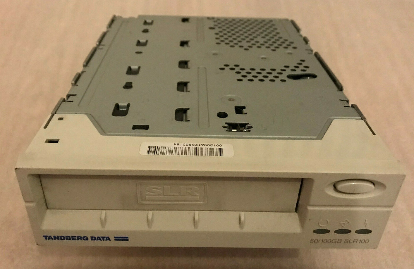 TANDBERG DATA SLR100 50/100GB 8MB 36GB/hr SCSI-3 HD68 68-Pin Tape Drive #LW09