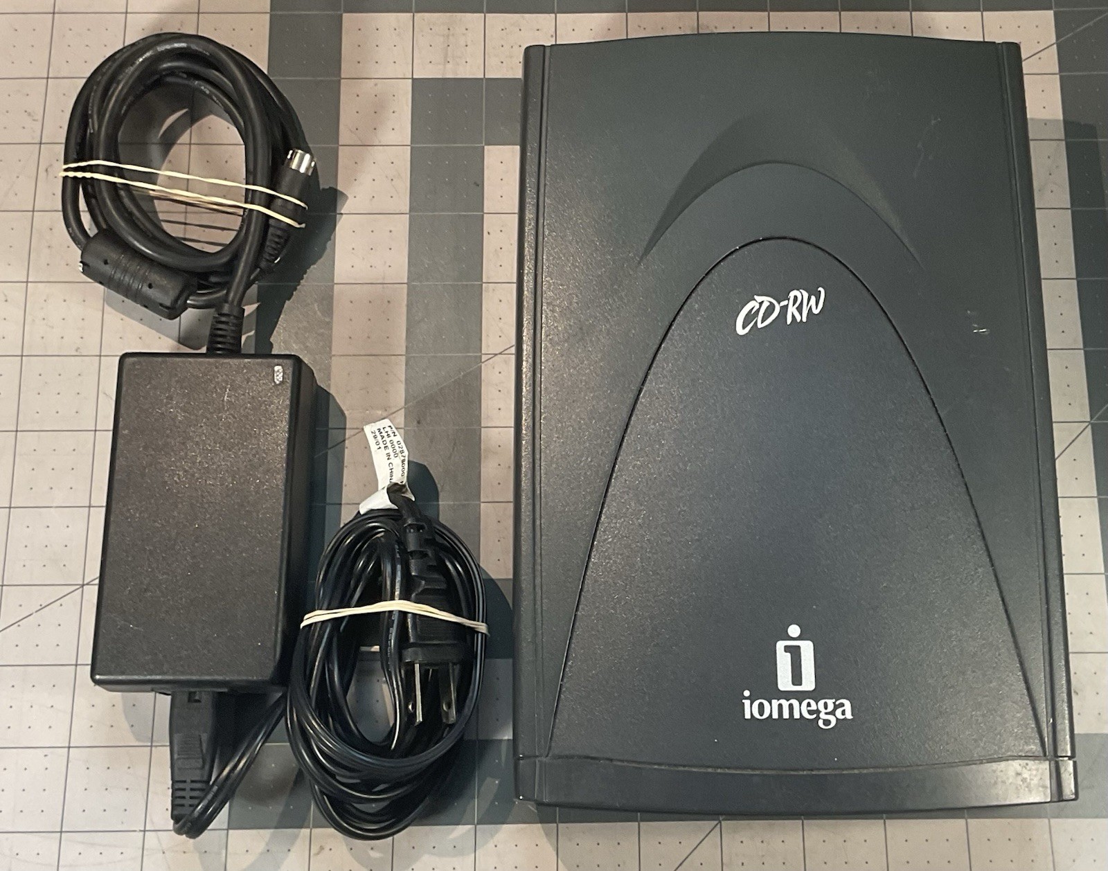 iomega CDDVD482416E23 CD-RW DVD Rom External DVD ROM Player, Tested. 