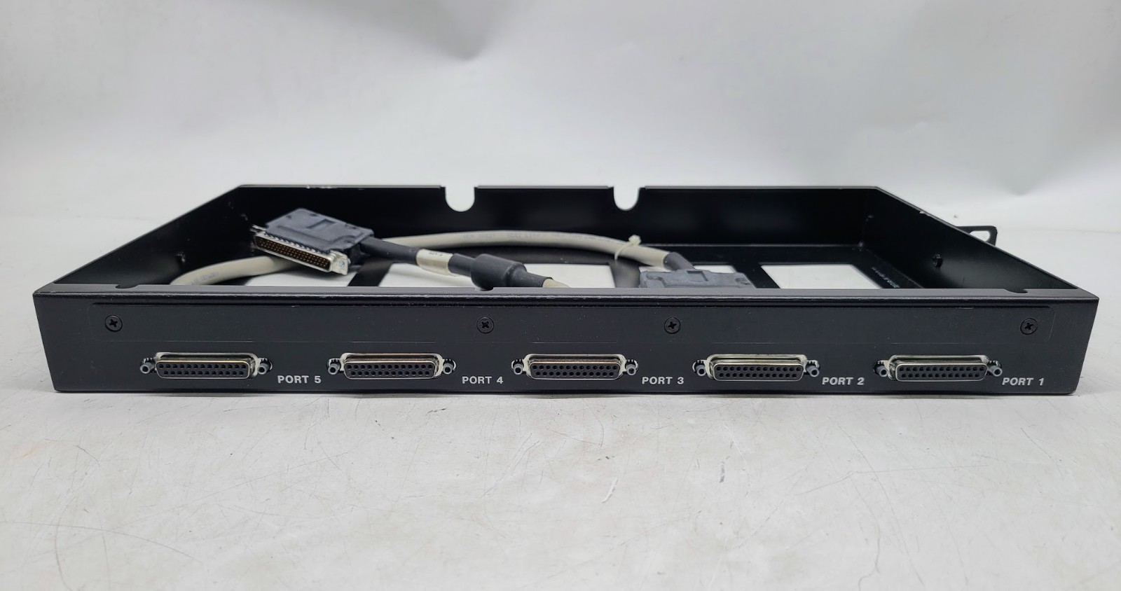 SDM distribution panel 30360-109 A 5-port KVM Black box
