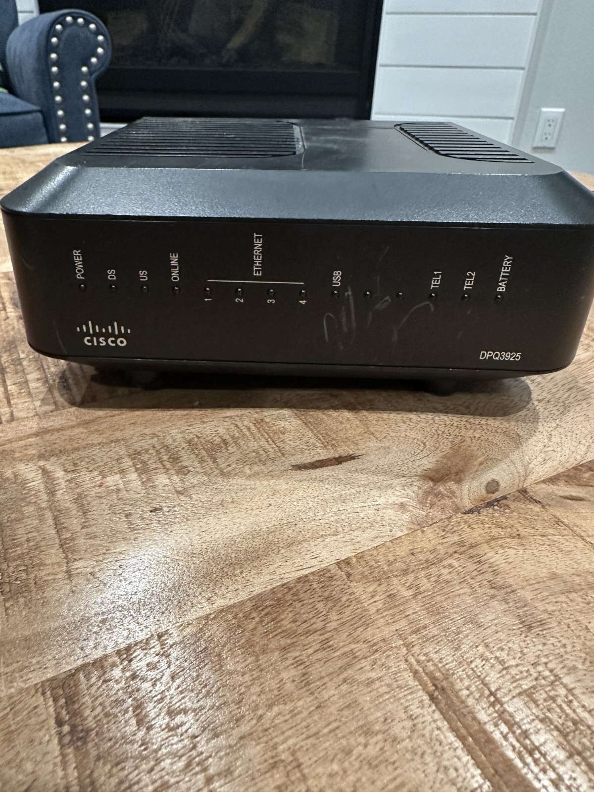 CISCO DPQ3925 8x4 DOCSIS 3.0 Wireless Telephony Gateway Modem Router Black USED