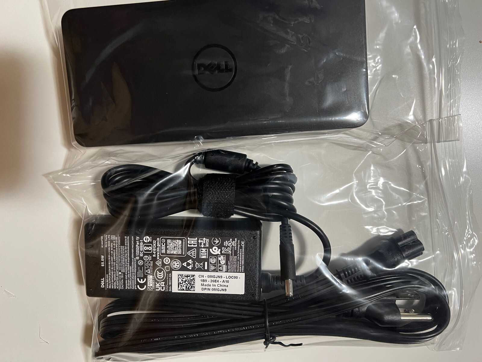 Dell D3100 USB 3.0 Ultra HD/4K Triple Display Docking Station With 65w Adapter.