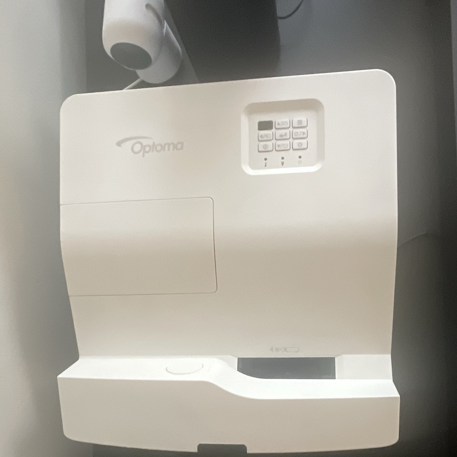 Optoma DAEHSSZUST Ultra-Short Throw DLP 1080p 3600 Lumens Projector White