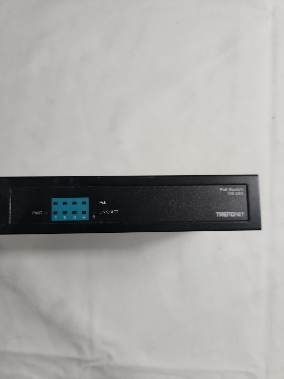 Trendnet TPE-S50 5PORT switch No Power Cord 