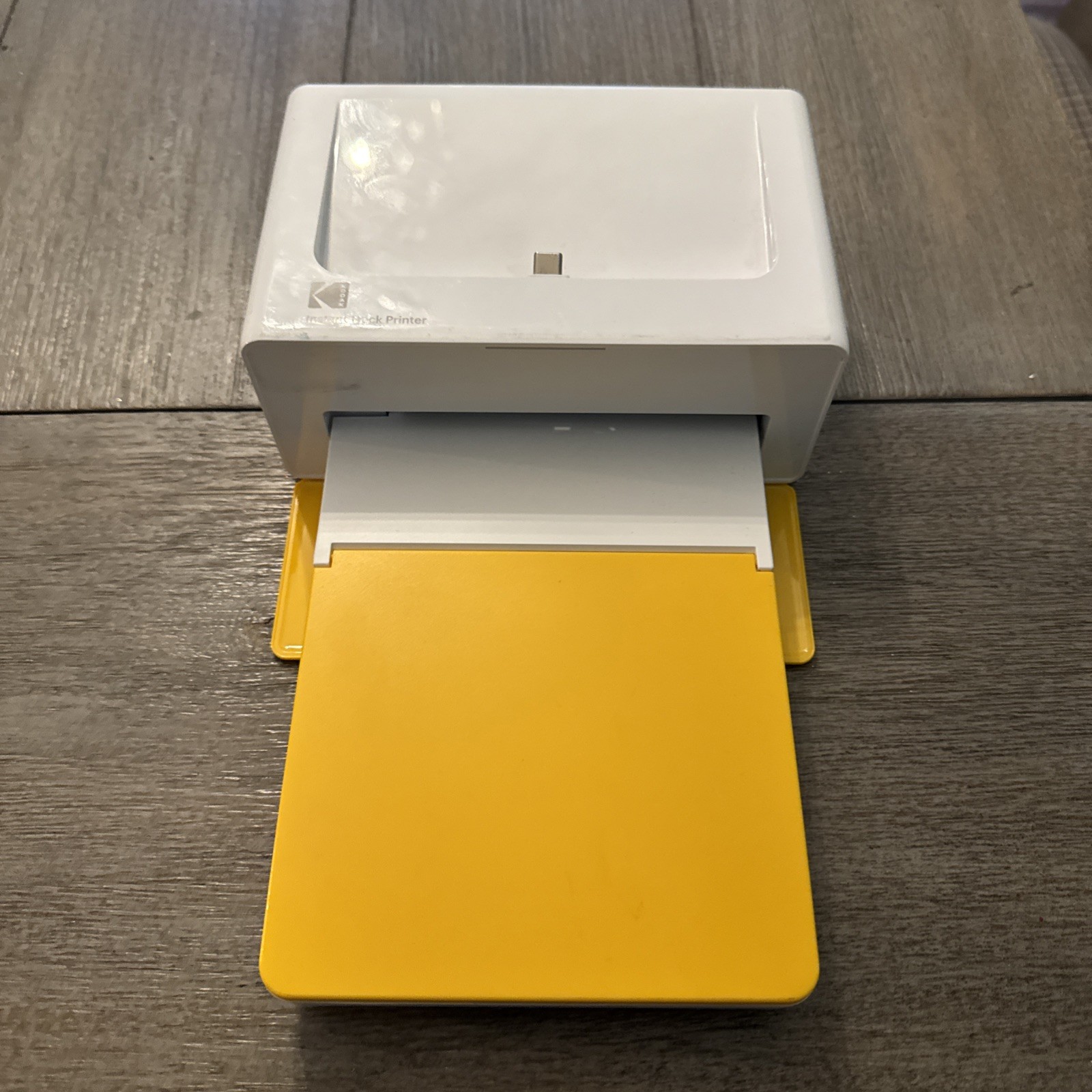 KODAK Instant Photo Printer Dock PD460 White Yellow Smartphone 4x6 no cord WORKS