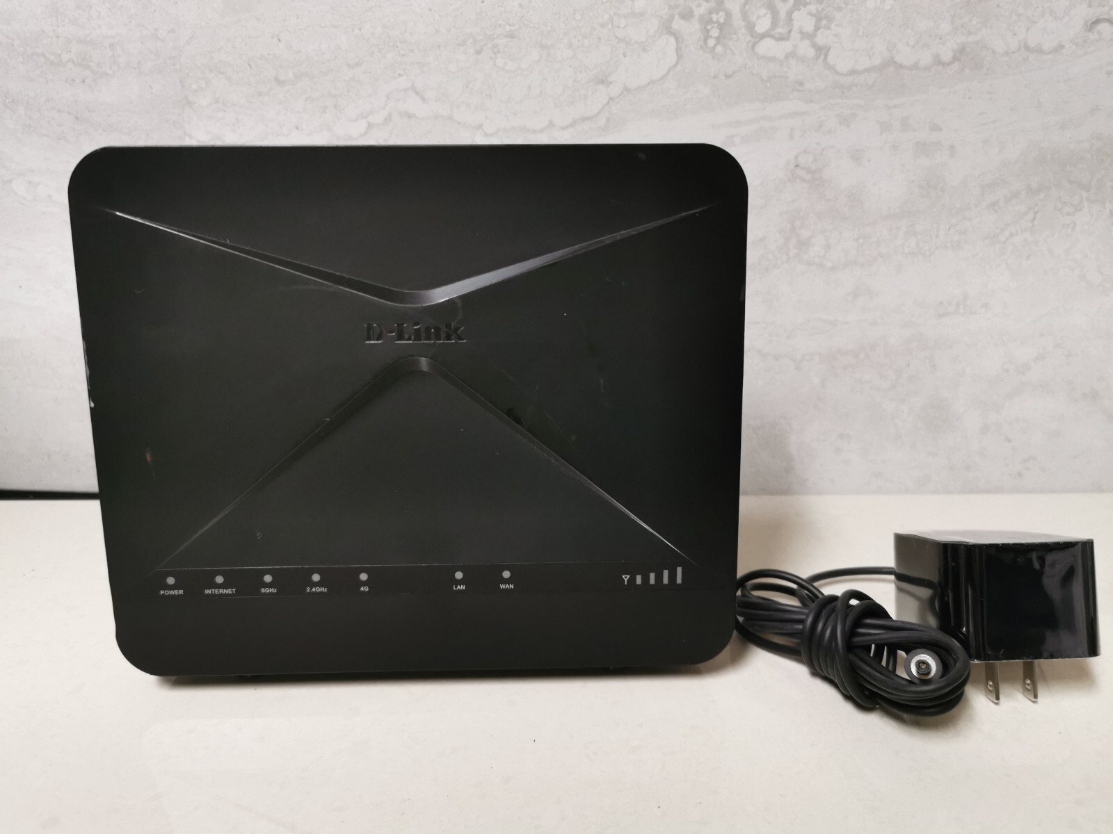 D-Link Wireless Router DWR-961-VZ-R Verizon/Working/Miss antenna/#M13