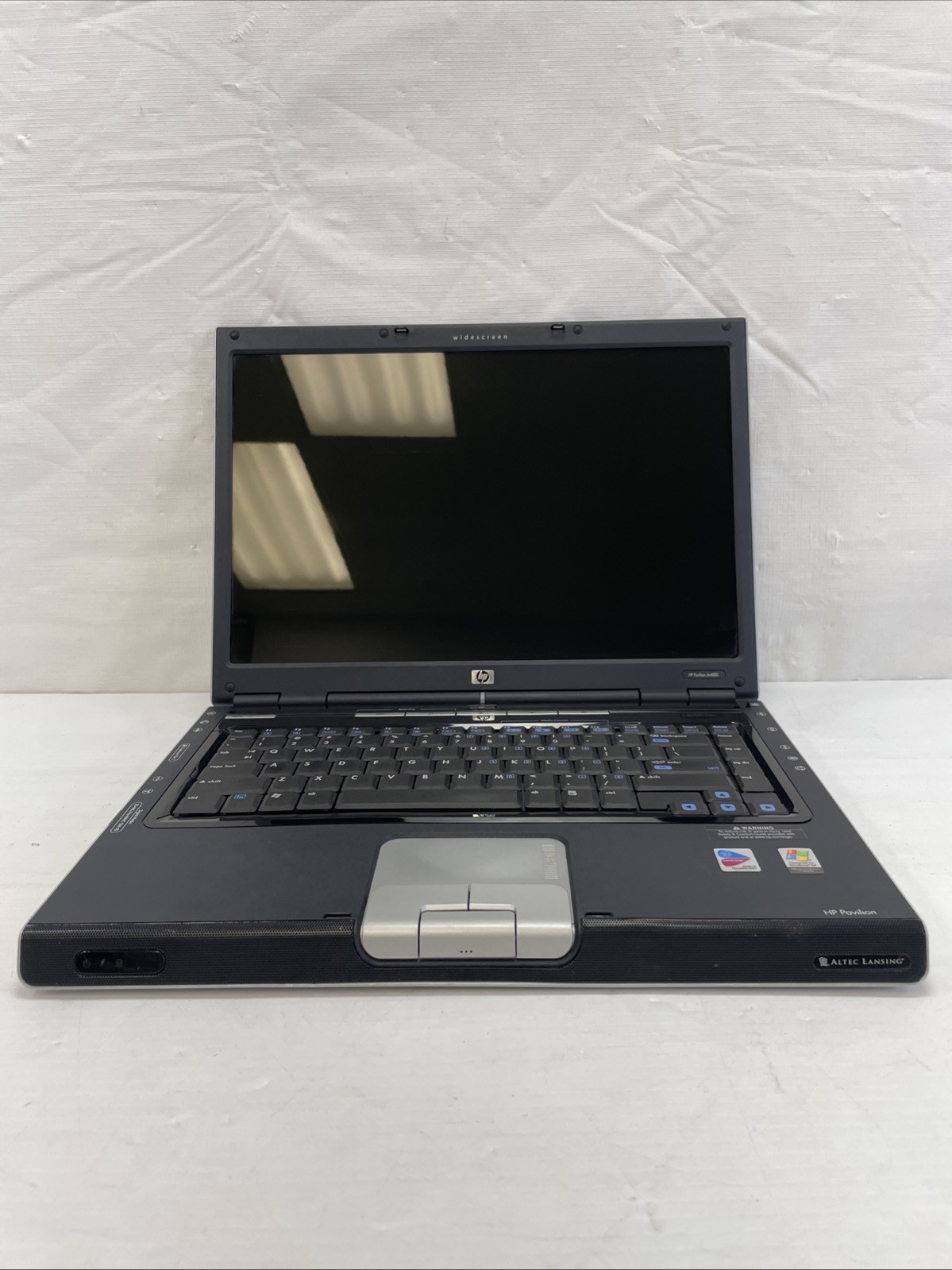 Retro Gaming HP Pavilion DV4000 15.4" Pentium M 1.6GHz 512MB RAM 100GB HDD WinXP