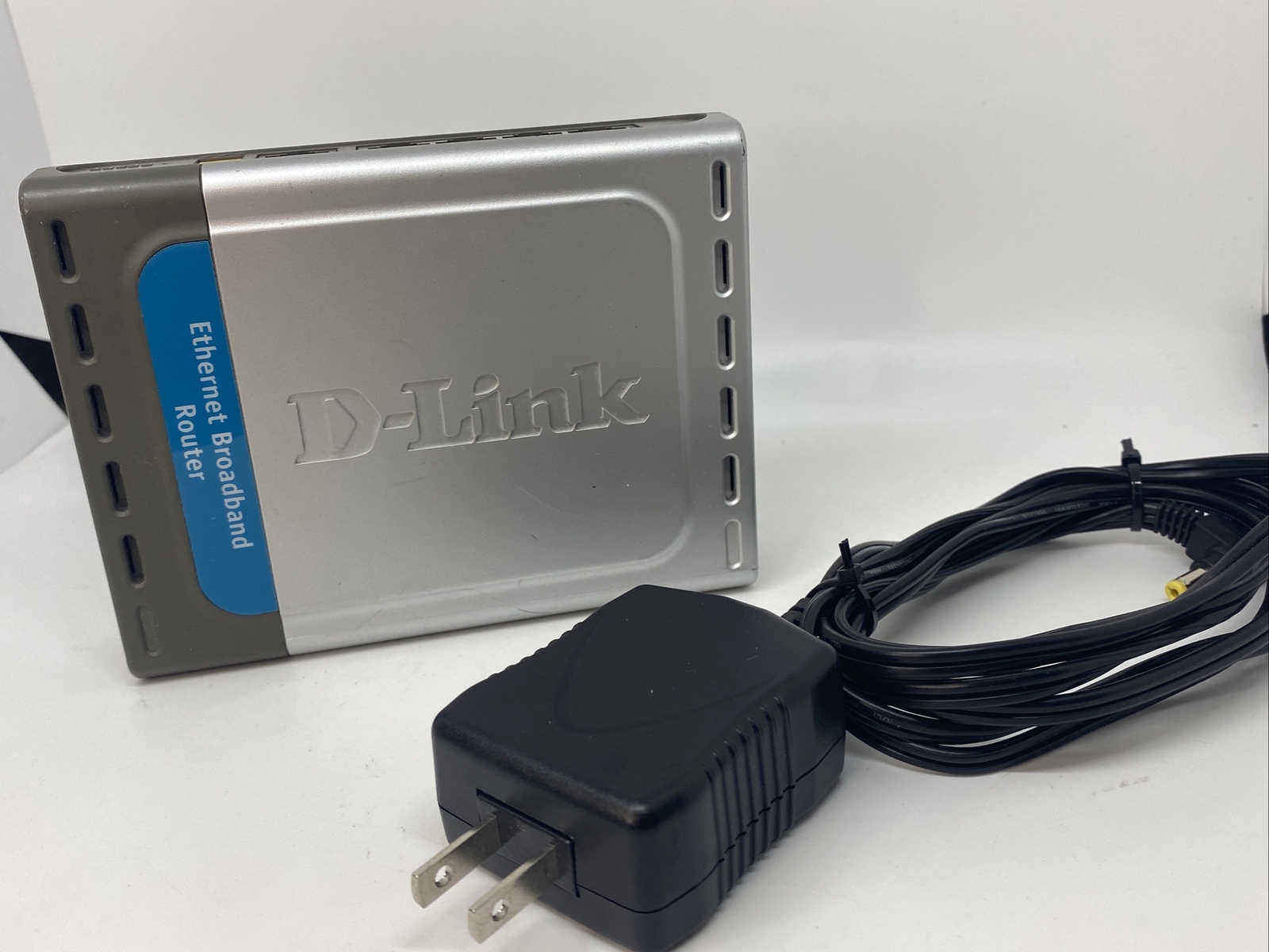 D-Link DI-604 Express Ethernet 4 Port Broadband Router 
