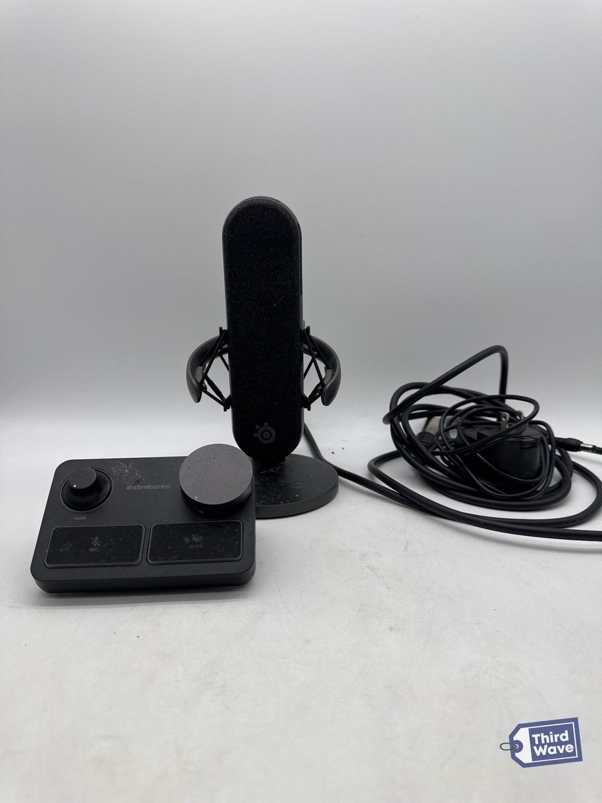 SteelSeries Alias Pro Kit — XLR Mic + Stream Mixer - Custom Control, RGB