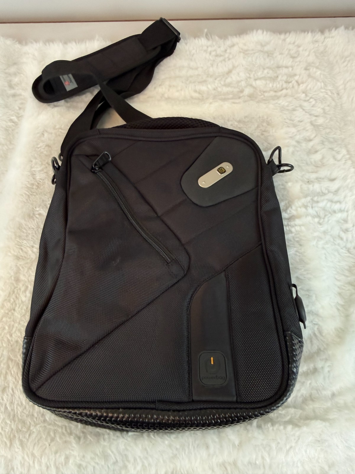 FUL Powerbag Sidecar Messenger Shoulder Bag Tech Travel Case Tablet Charging