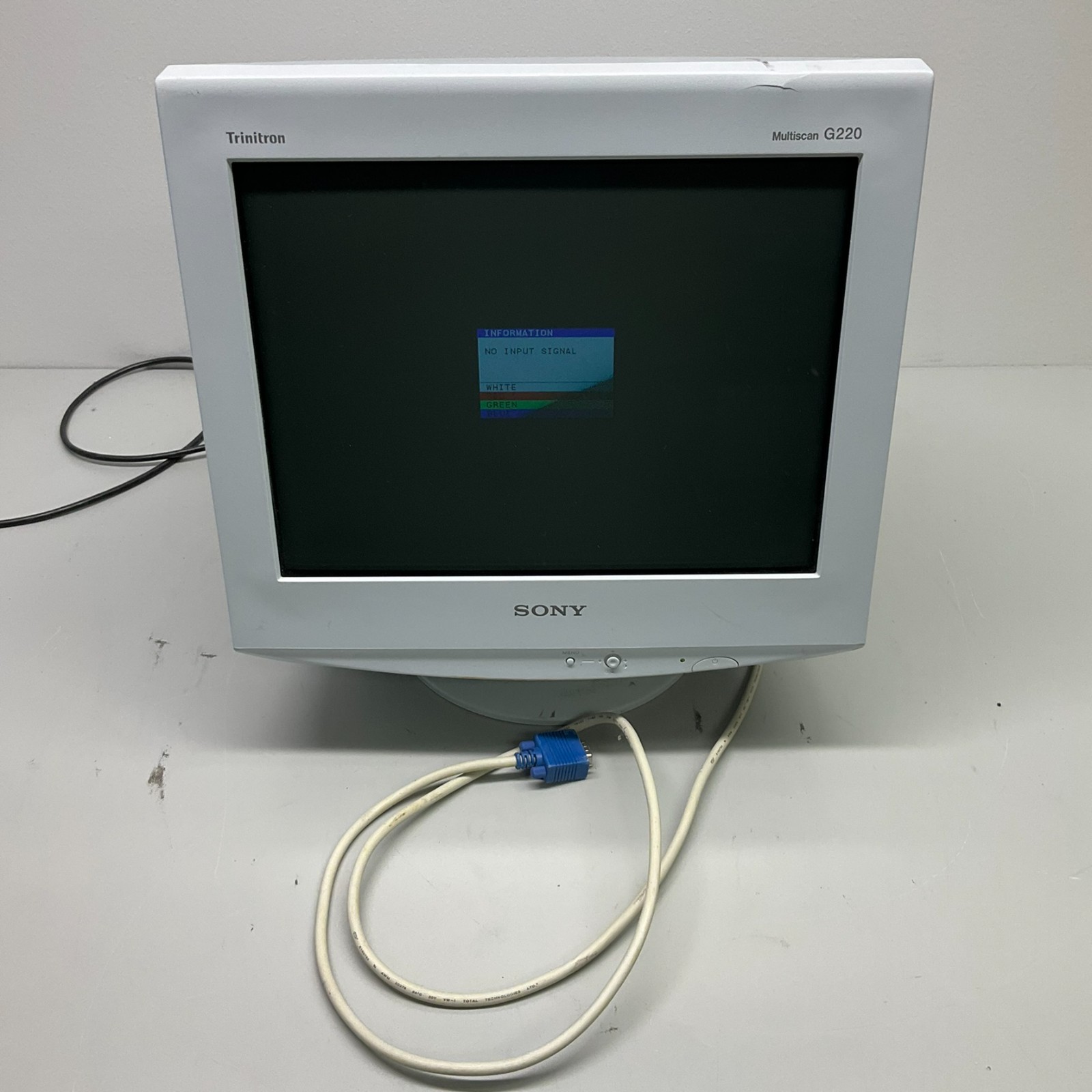 Sony Multiscan CPD-G220R Trinitron Color Display Monitor 17" Tested and Working