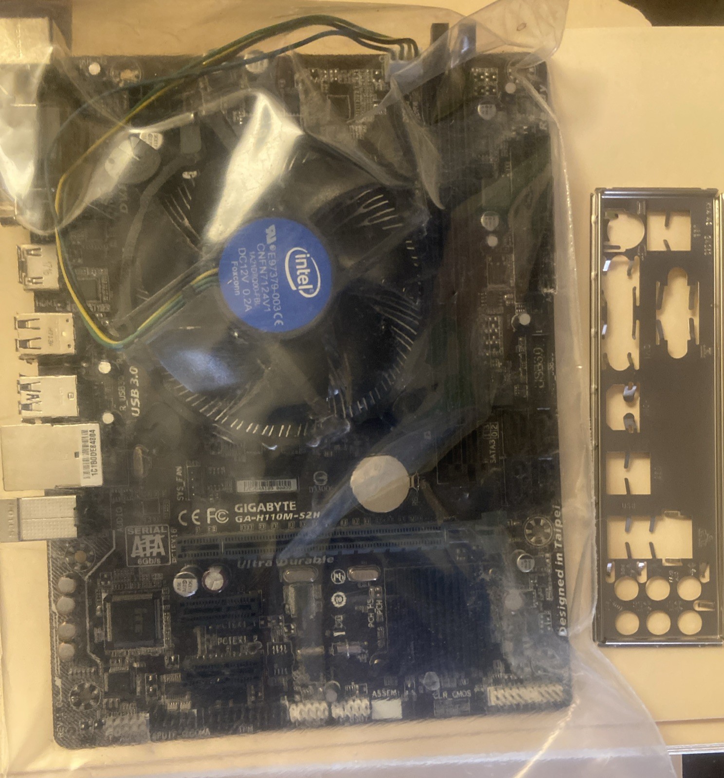 Gigabyte GA-H110M-S2 LGA 1151 Micro ATX DDR4 Motherboard with INTEL i5-7400 CPU