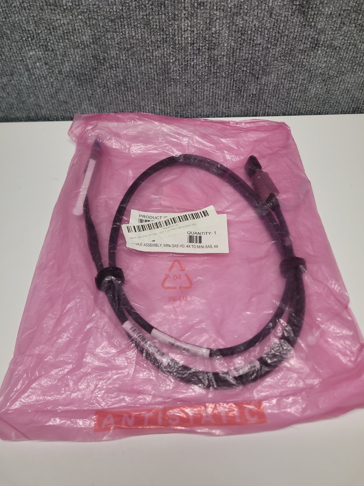 HP 716197-B21 EXT 2.0M Mini SAS HD to Mini SAS HD Server External Storage Cable