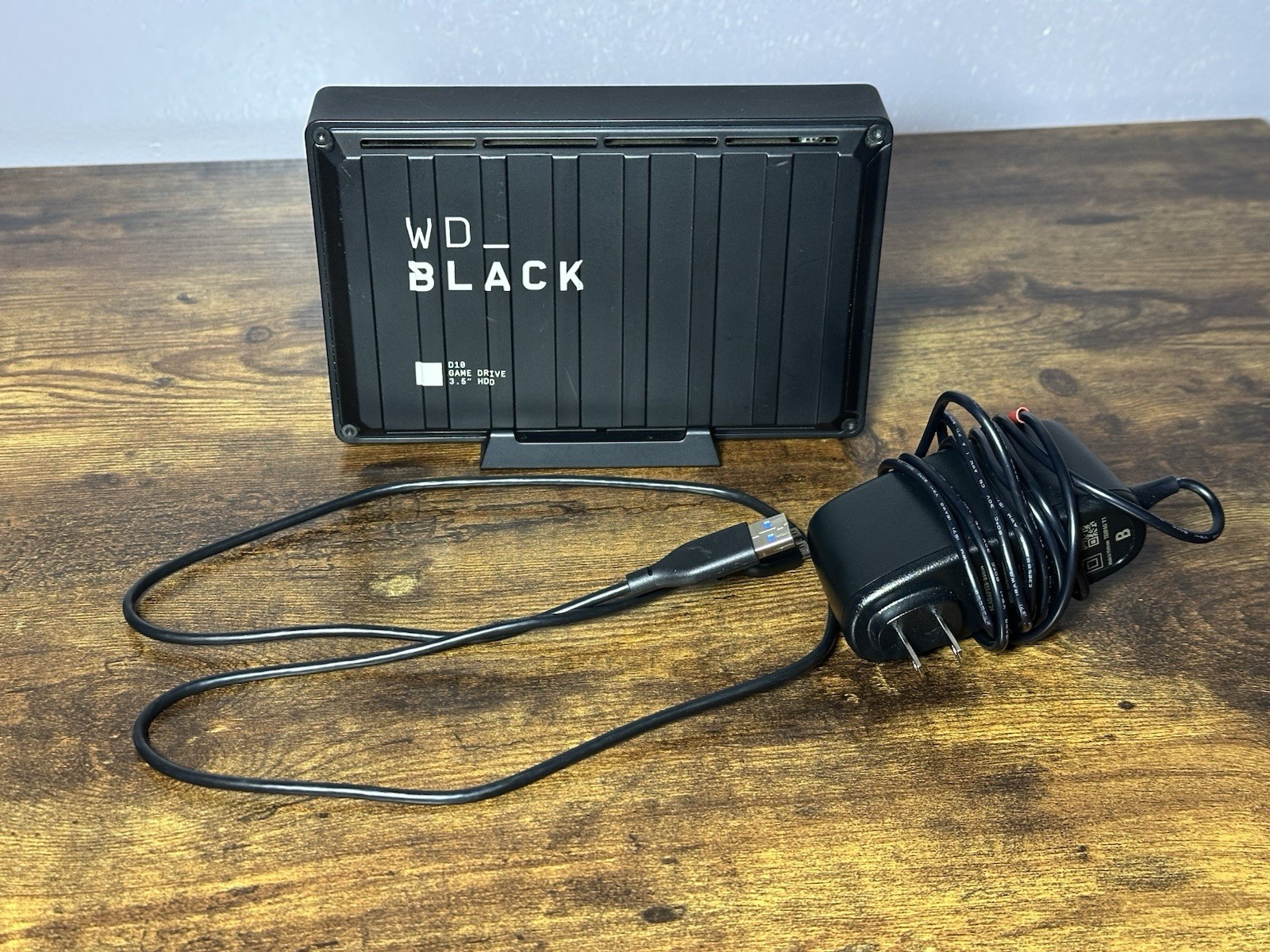 WD_BLACK D10 Game Drive 8TB Desktop External HDD USB 3.0 Charging Hub Black