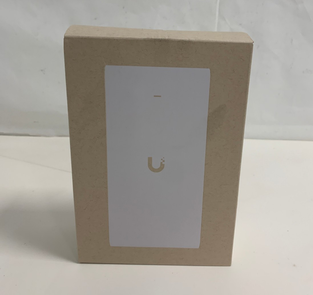 Ubiquiti UniFi 10G PoE+++ Adapter (90W) - White (UACC-PoE+++-10G)