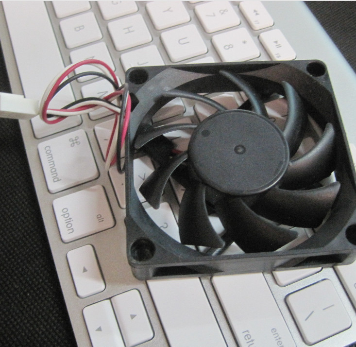 New 12V Computer Cooling Fan 70mm x70mm DC Brushless  9 Blades