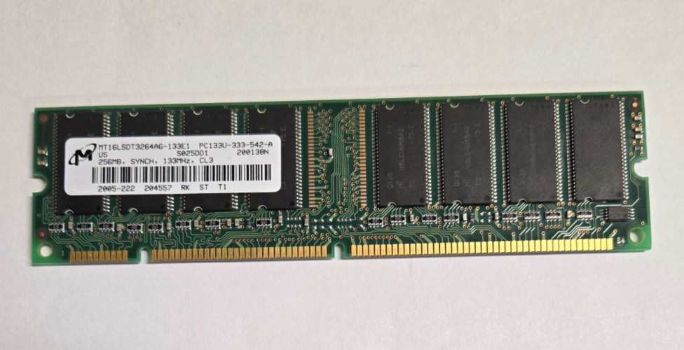 Vintage Micron 256M DDR SDRAM PC-133 168-Pin DIMM MT16LSDT3264AG