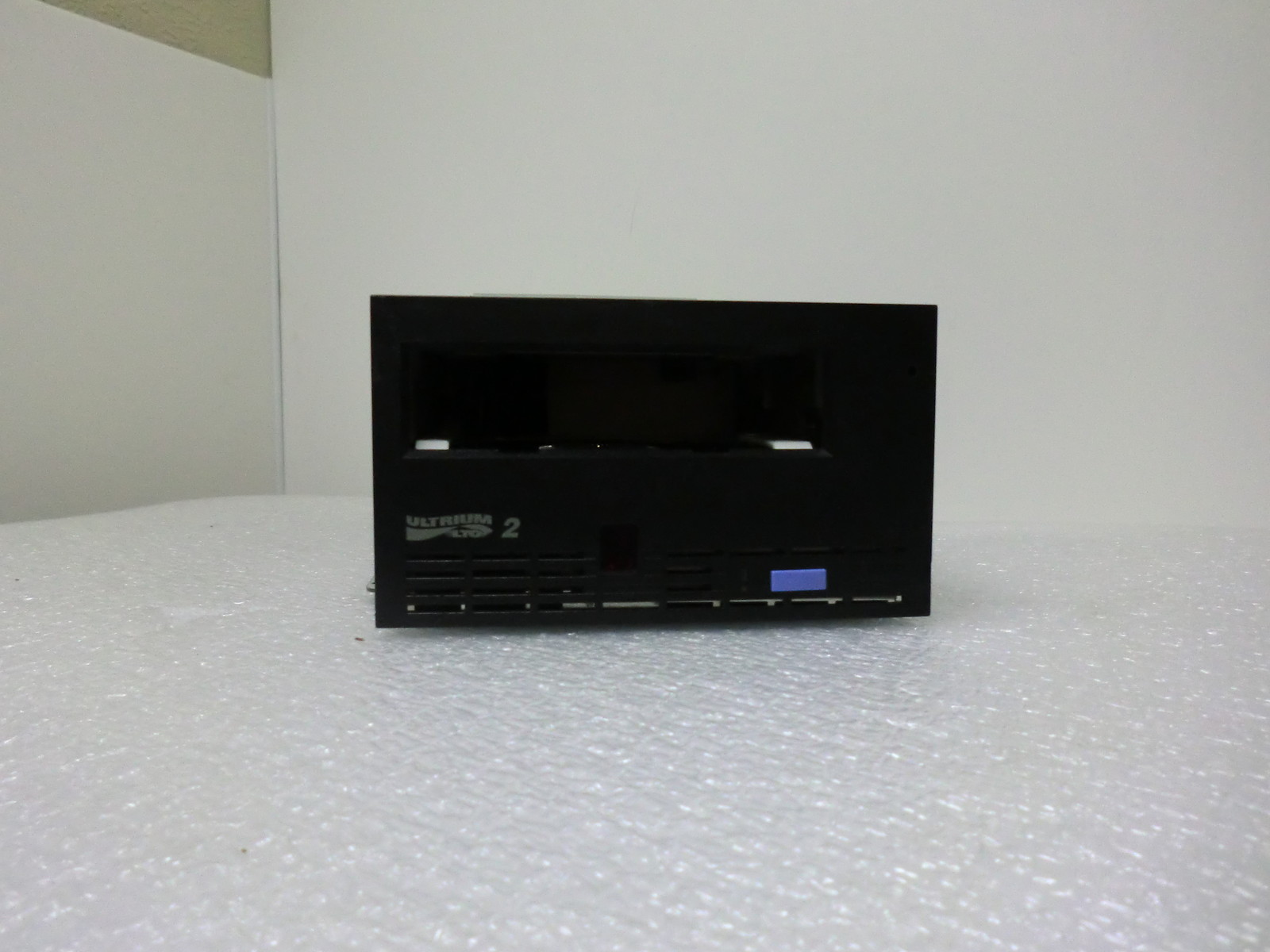 IBM LTO-2 Tape Drive LTO Ultrium-2 19P6131 - Good