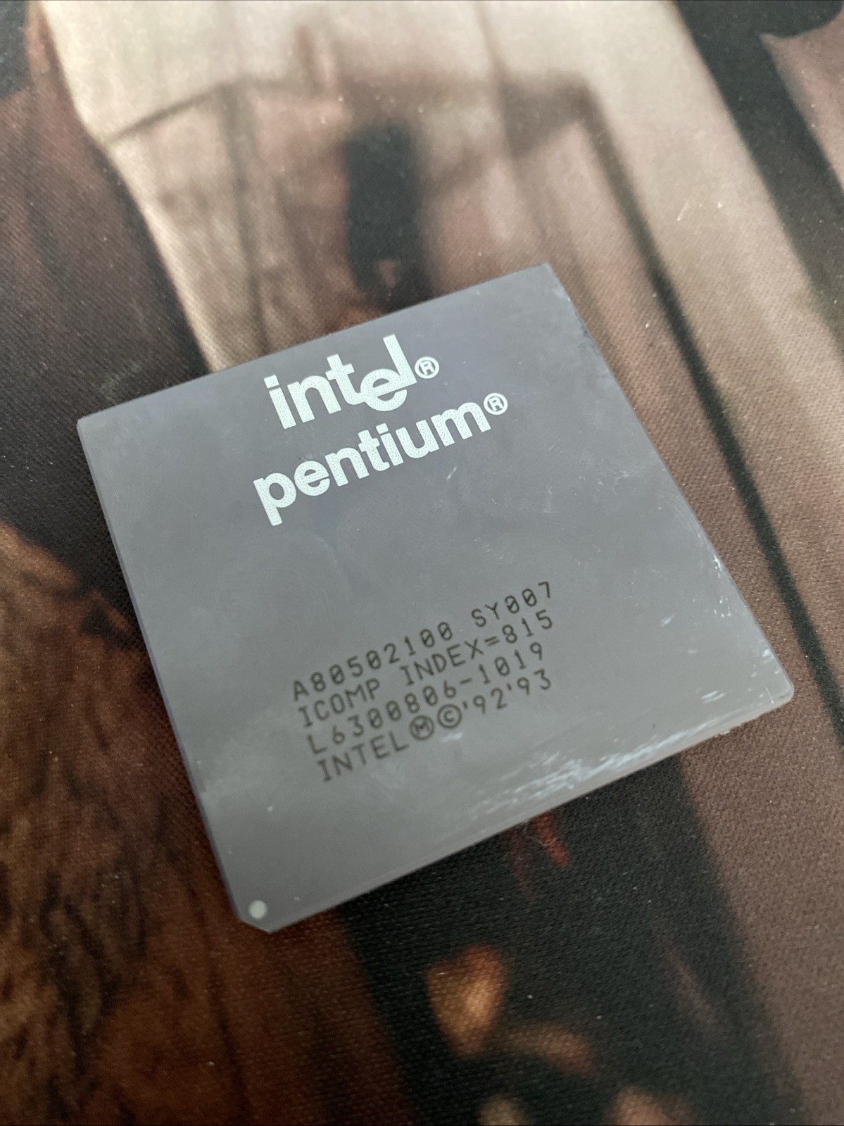 RARE VINTAGE 1992 INTEL PENTIUM 100MHZ SOCKET 7 CPU A80502100 SY007 RM1-CBL29-9