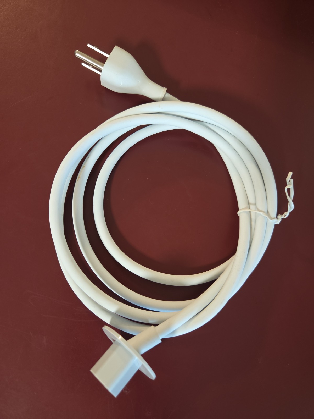 Apple A7 (6-Foot) 3-Prong Power Cable for iMac (Angled Connector) - White