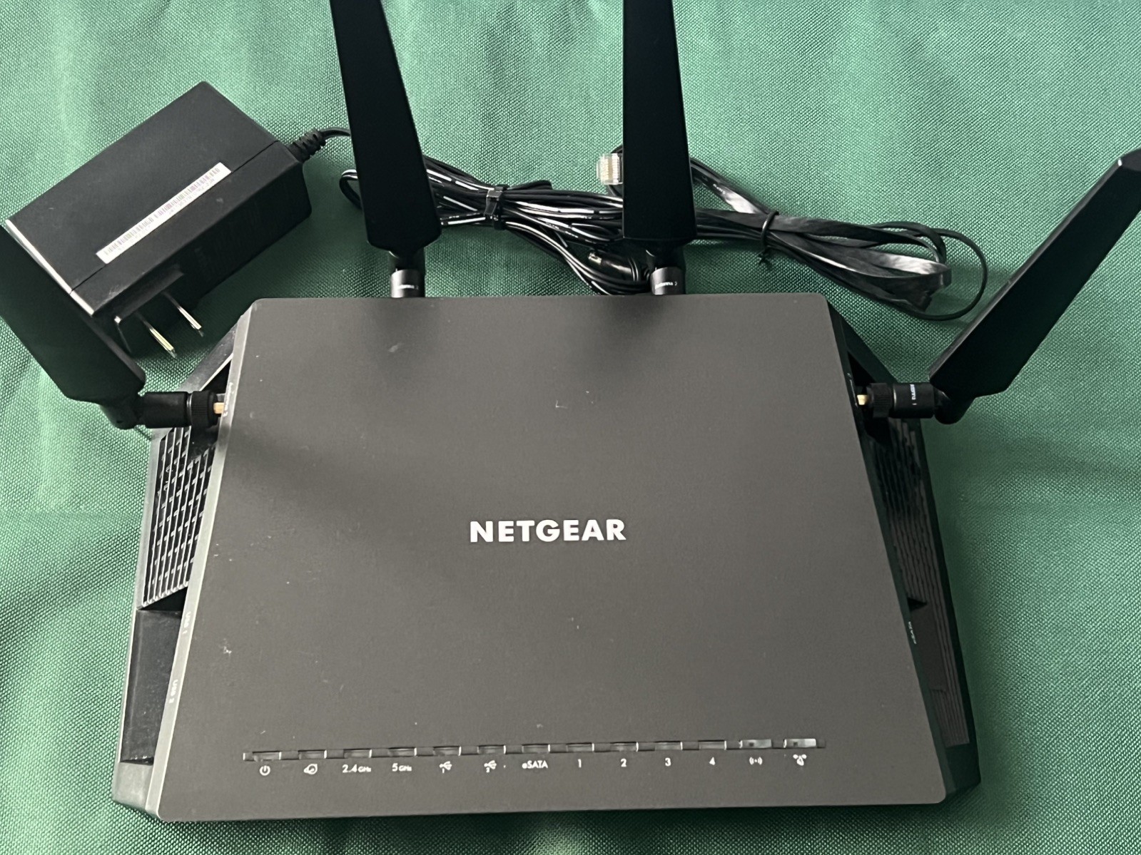 NETGEAR Nighthawk X4S R7800 AC2600 Dual-Band WiFi Router 4-Port Black