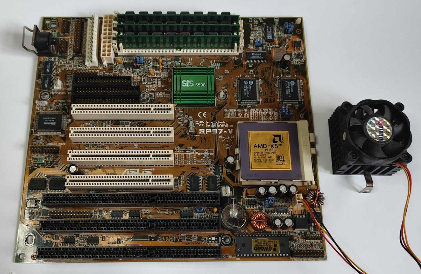 ASUS SP97-V rev. 1.02. Motherboard Socket 7 + AMD-K5 PR133 + 32MB RAM TESTED