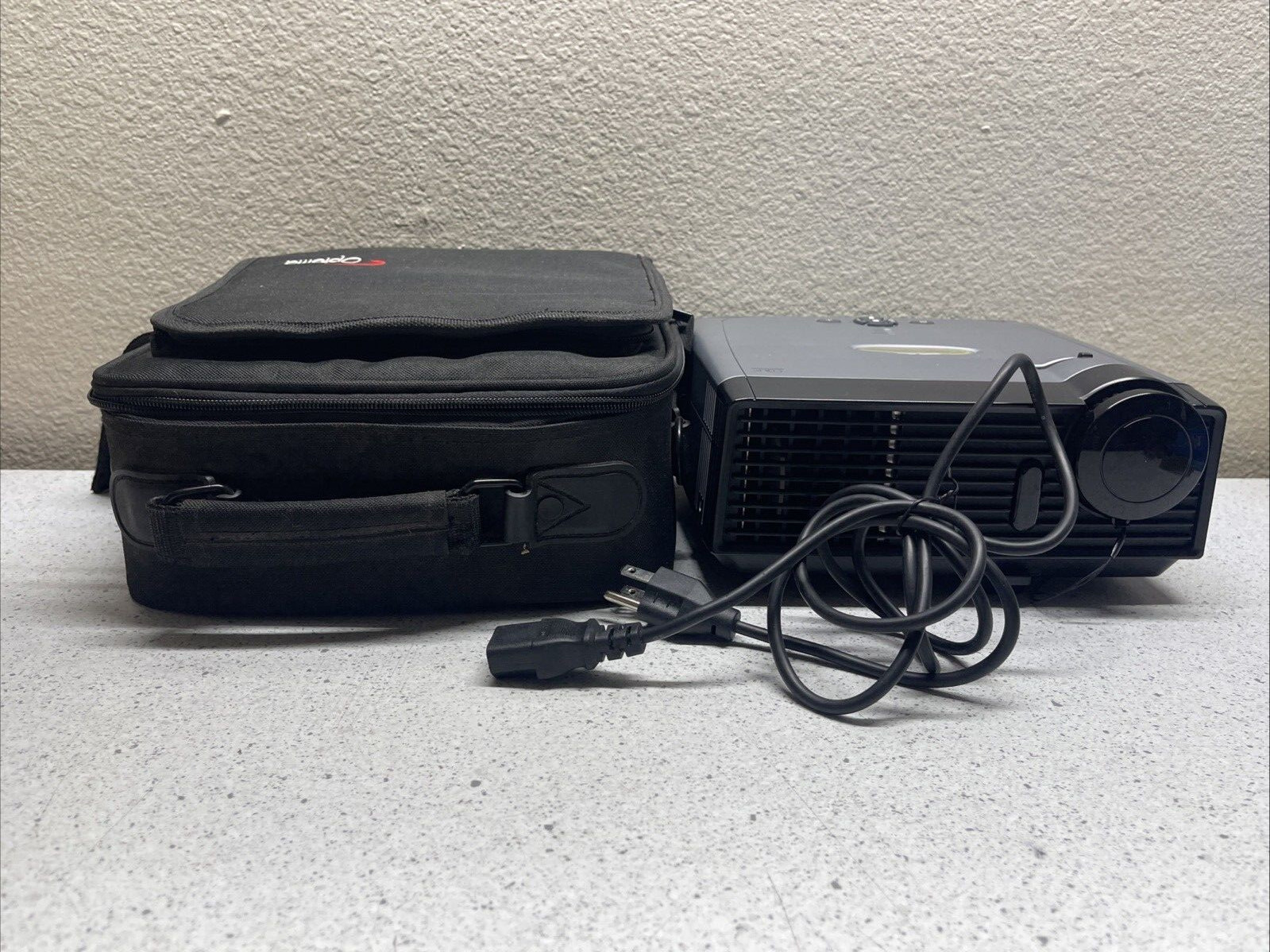 Optoma EP716 Projector w/ Padded Case Portable with Easy Setup
